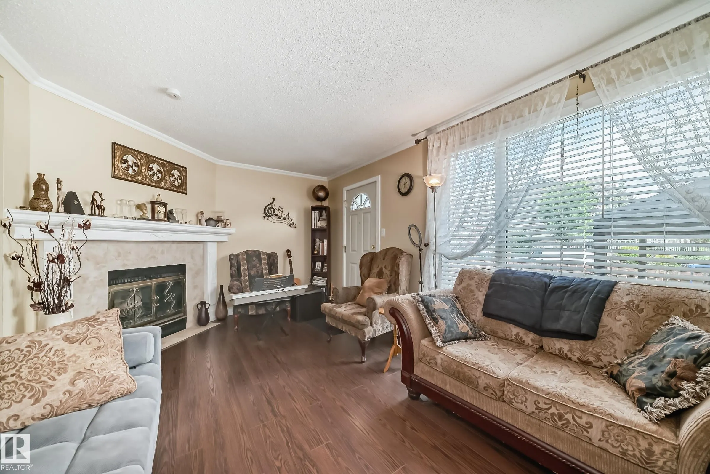 472 CLAREVIEW Road