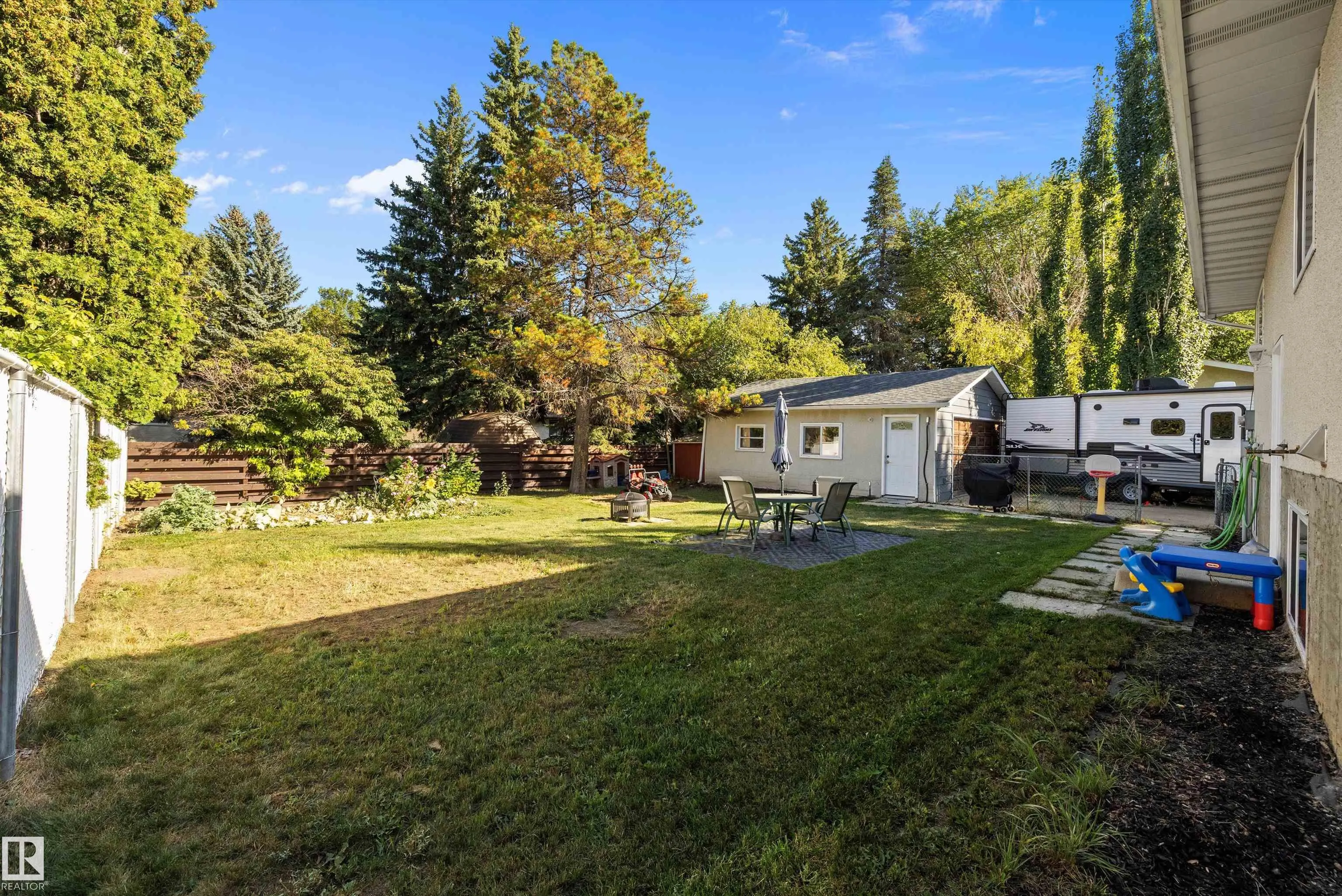 14 FALLHAVEN Place