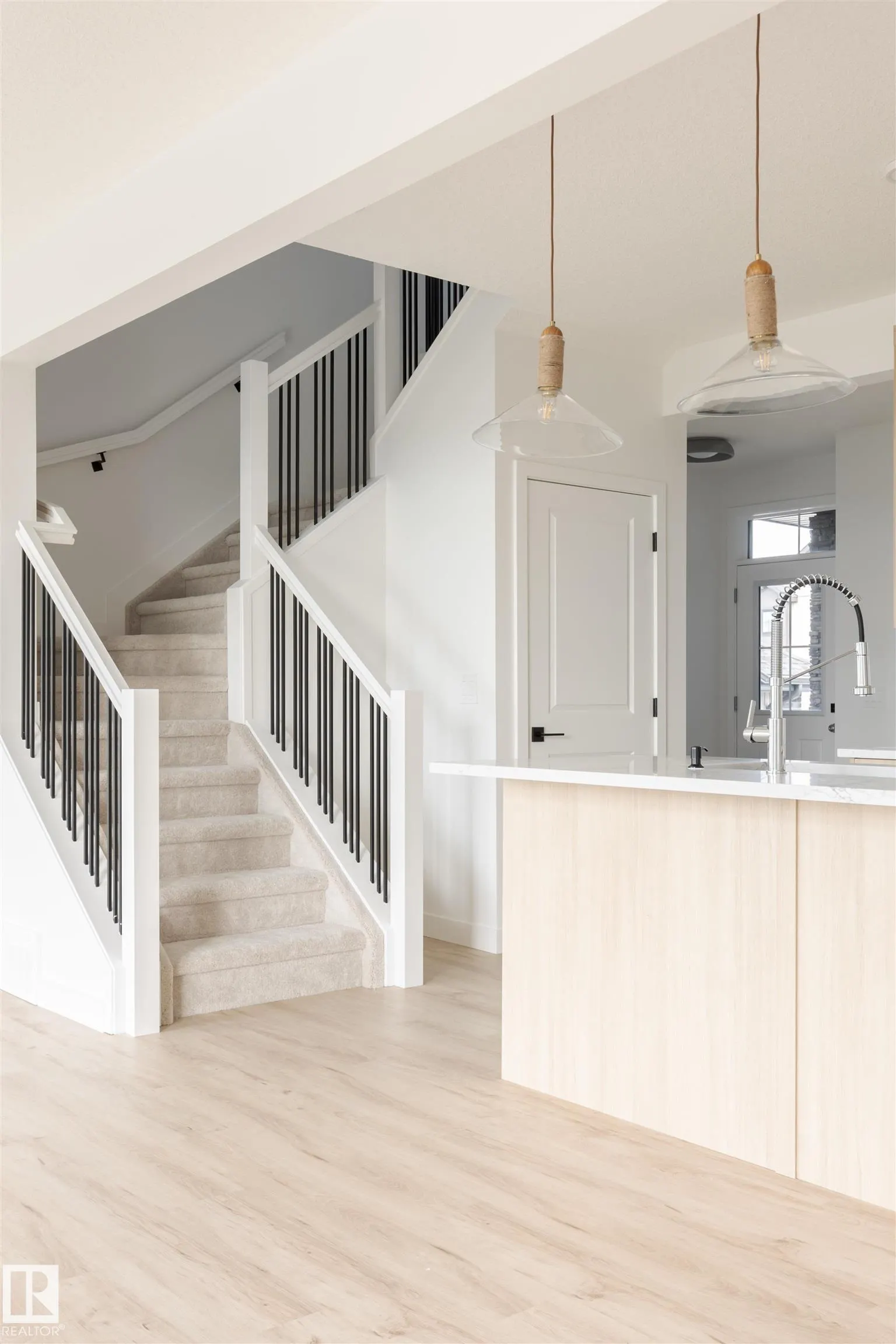 25 Chartres Close