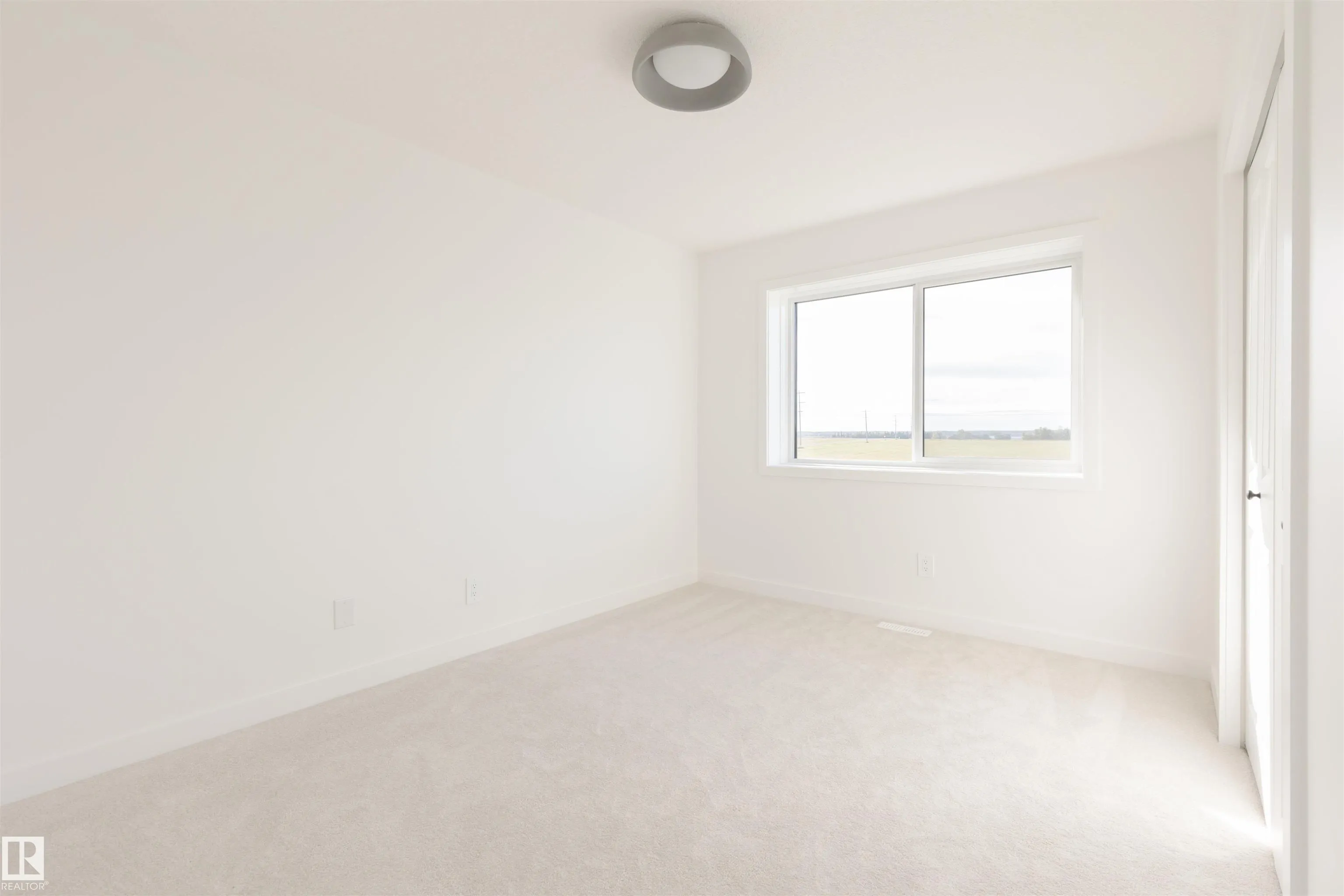 25 Chartres Close