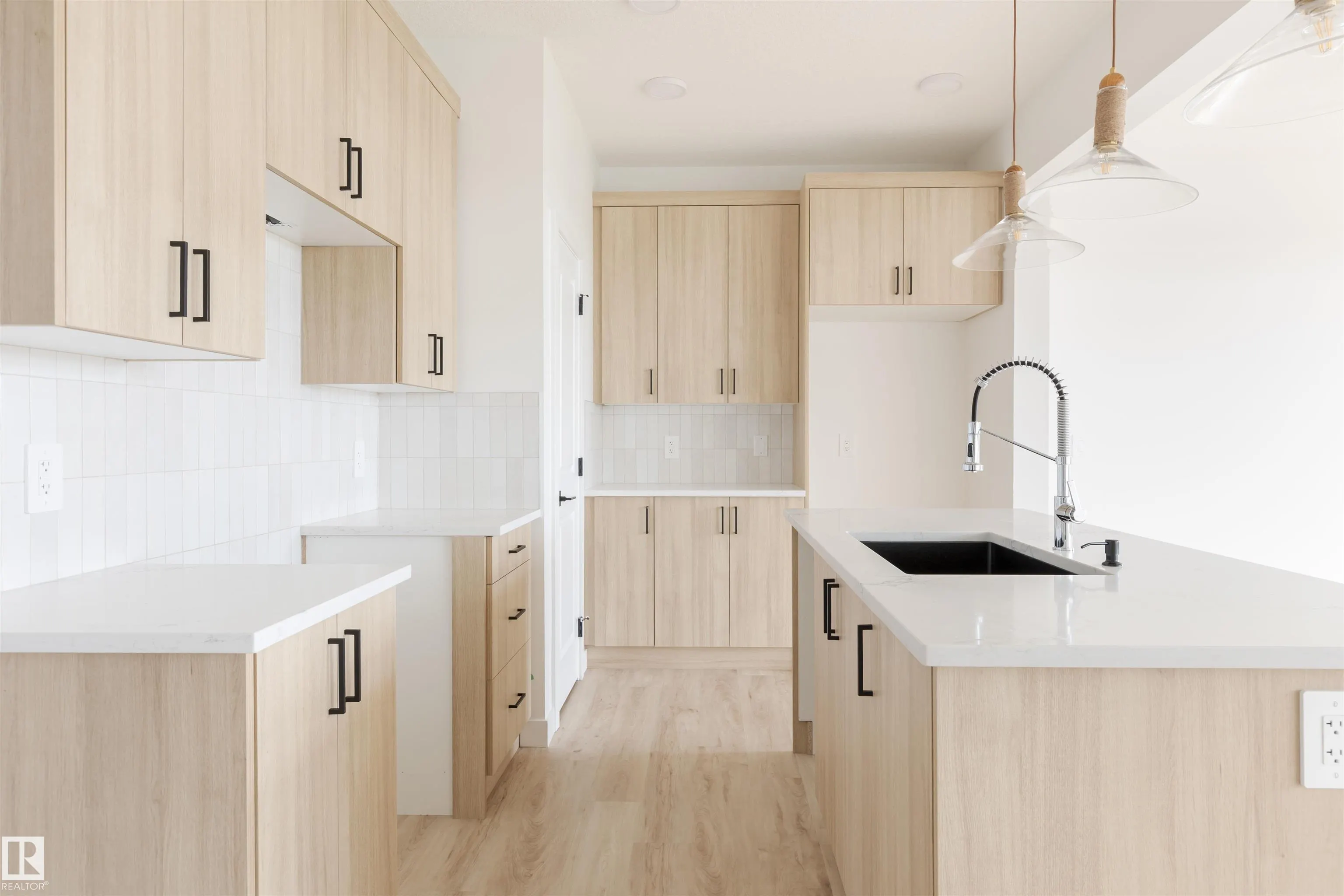 25 Chartres Close