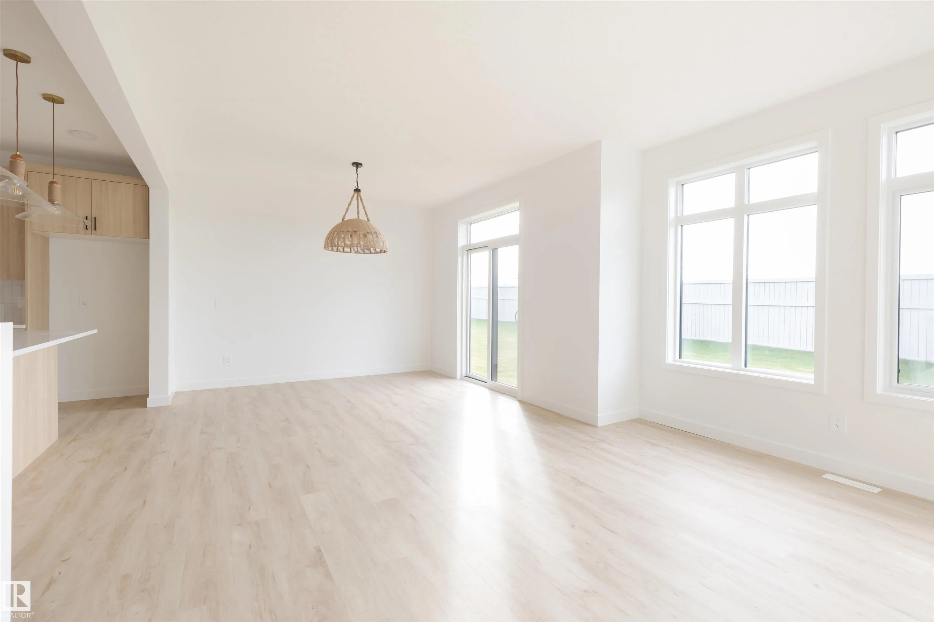 25 Chartres Close