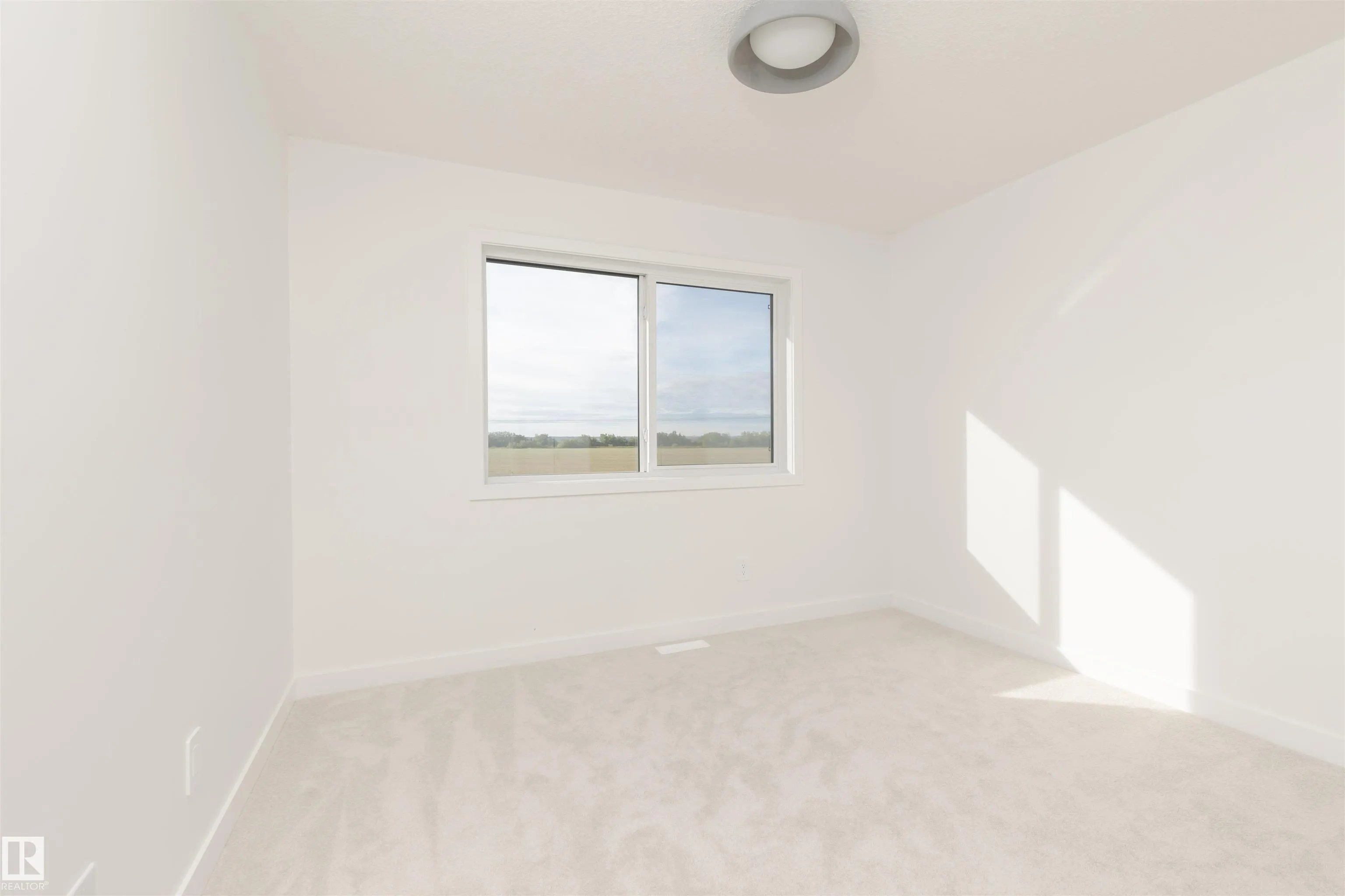 25 Chartres Close