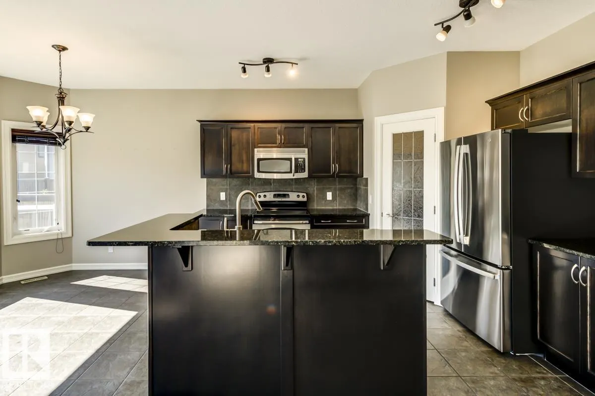1794 HAMMOND Crescent