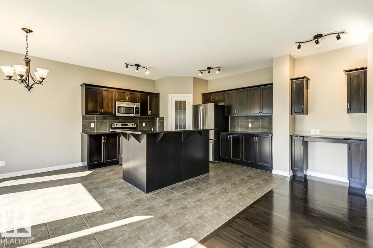 1794 HAMMOND Crescent