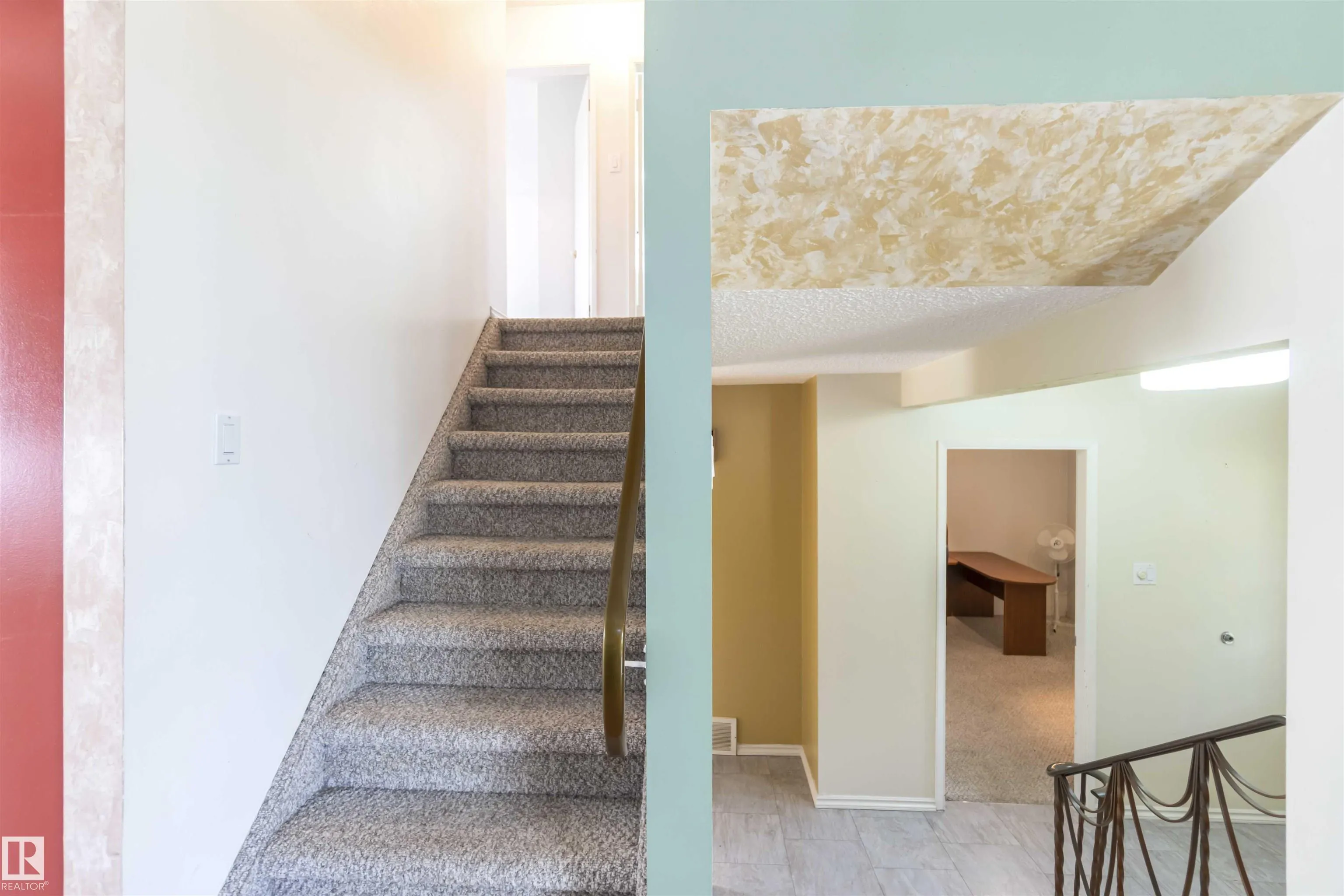 1412 KNOTTWOOD Road