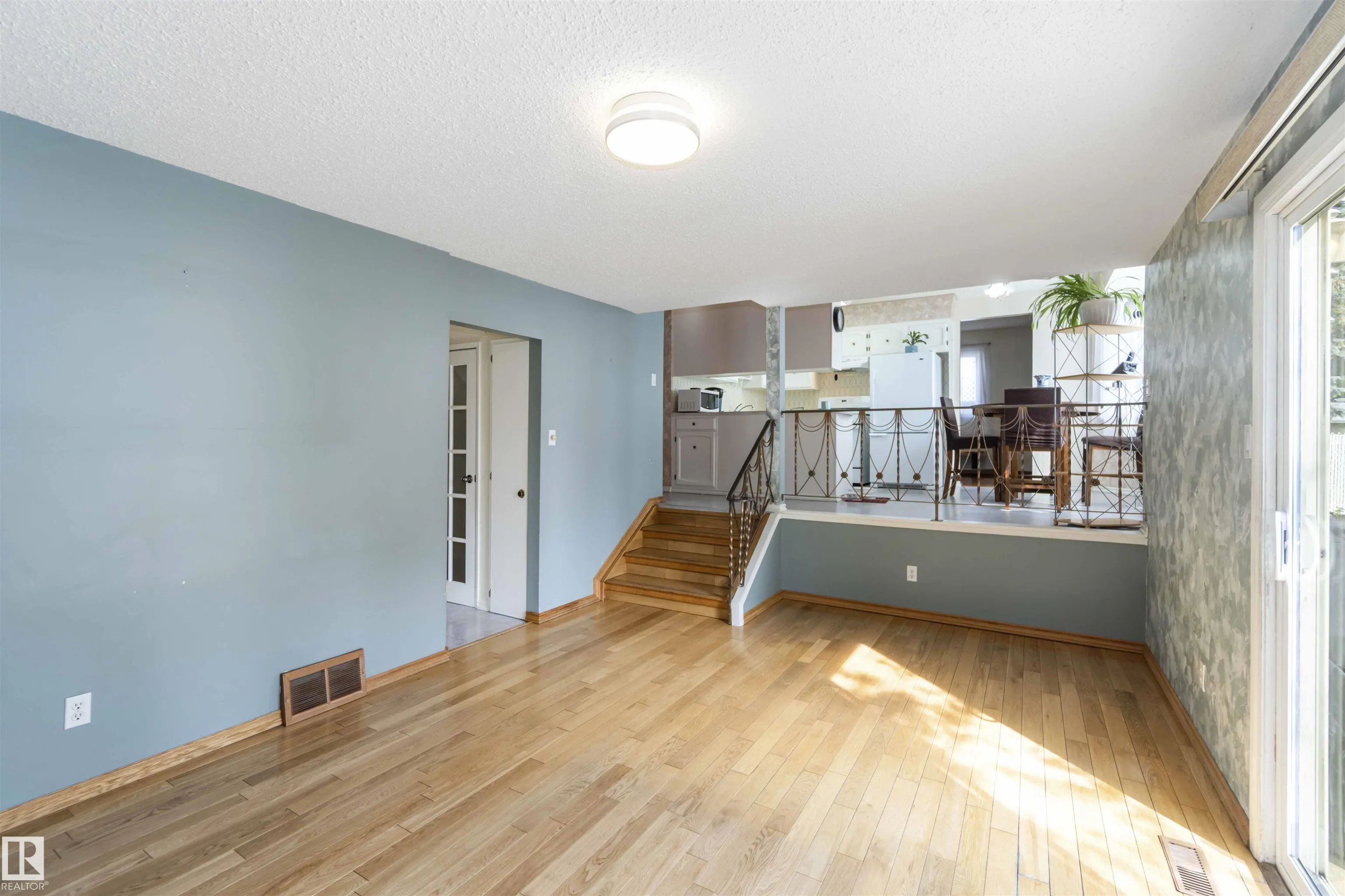 1412 KNOTTWOOD Road