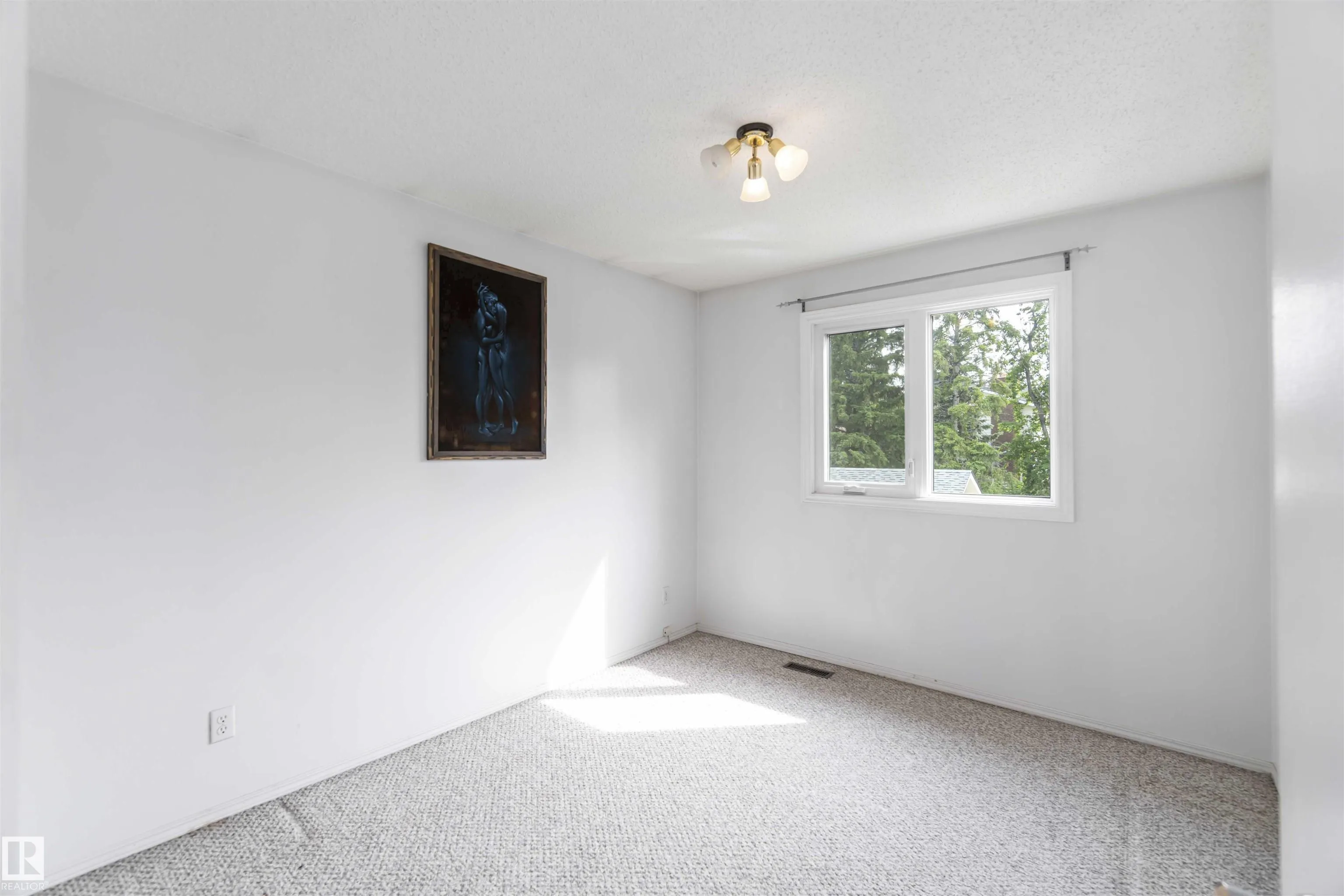 1412 KNOTTWOOD Road