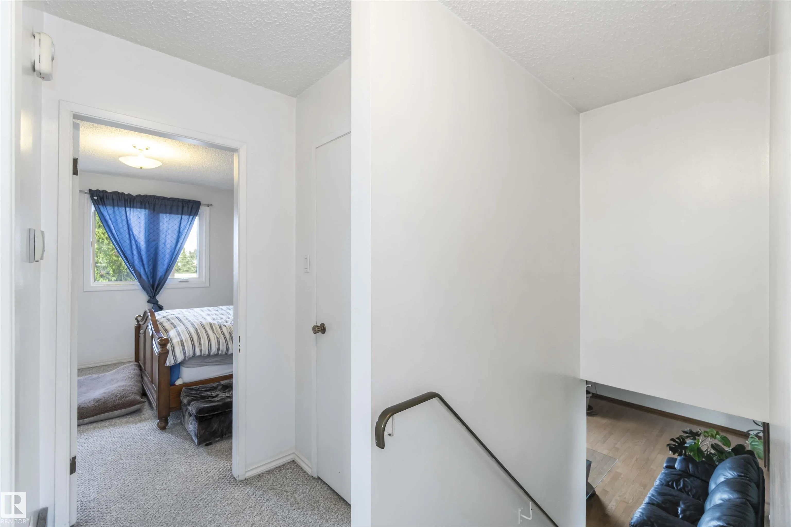 1412 KNOTTWOOD Road