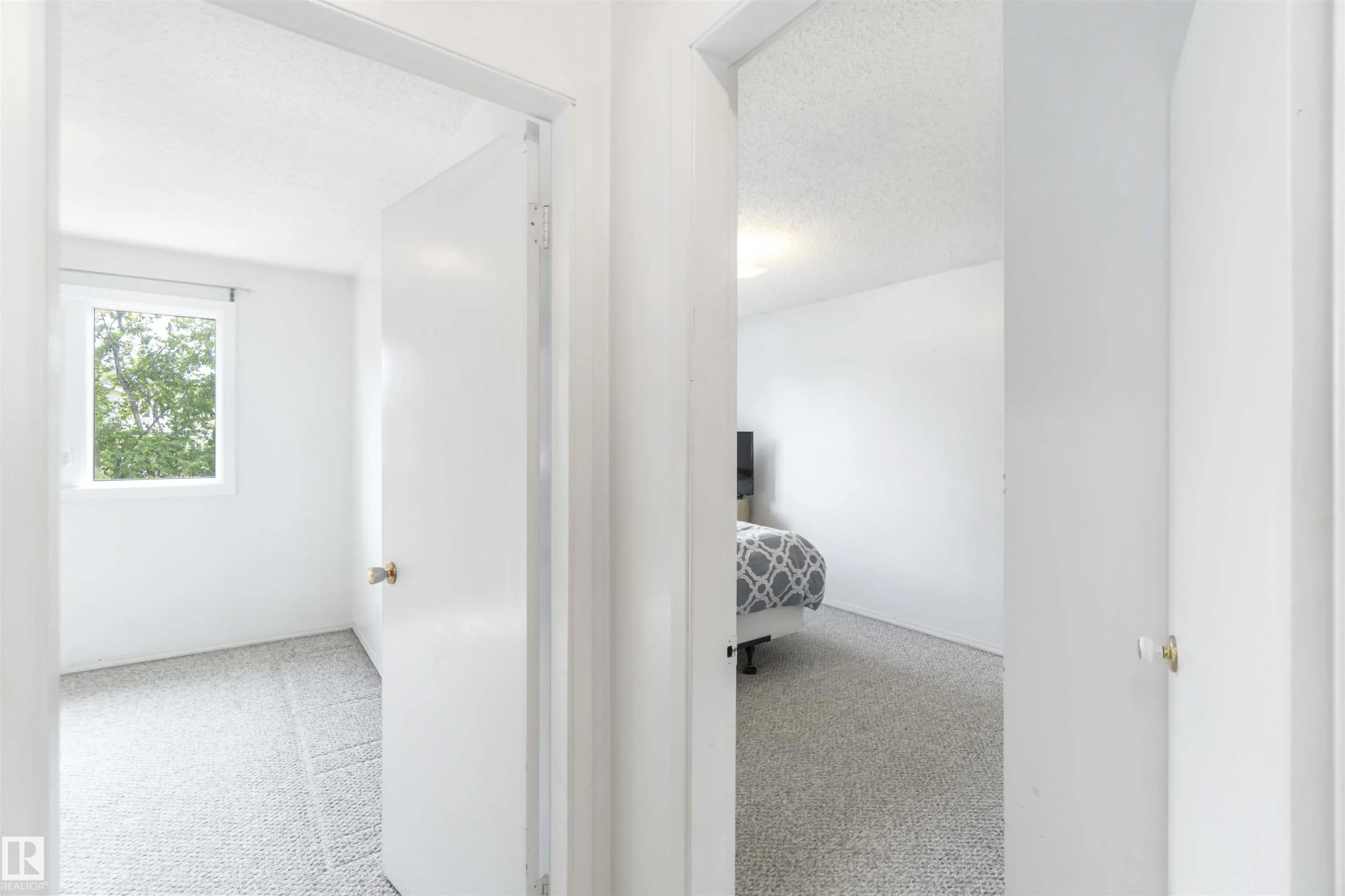 1412 KNOTTWOOD Road