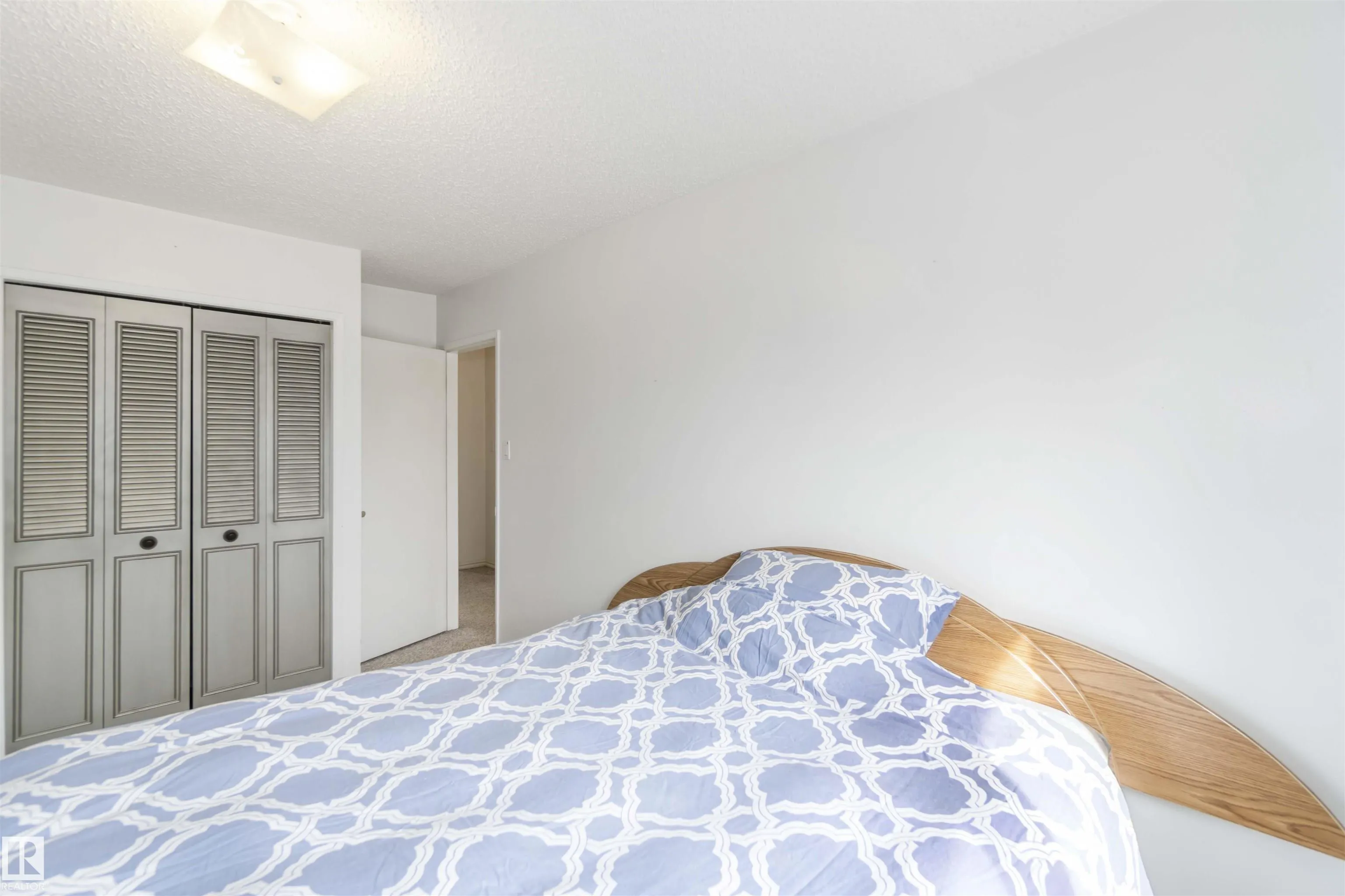 1412 KNOTTWOOD Road