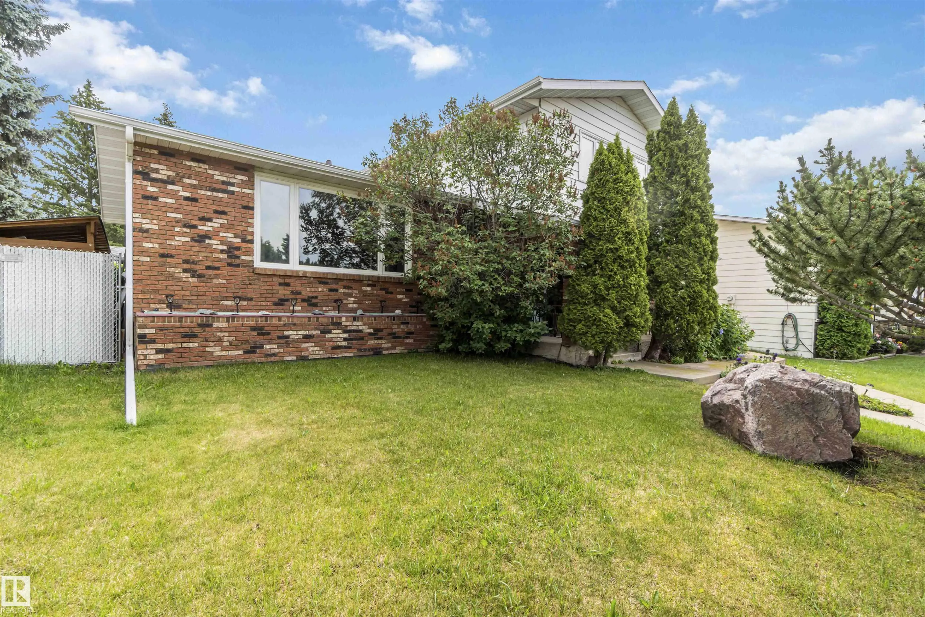1412 KNOTTWOOD Road