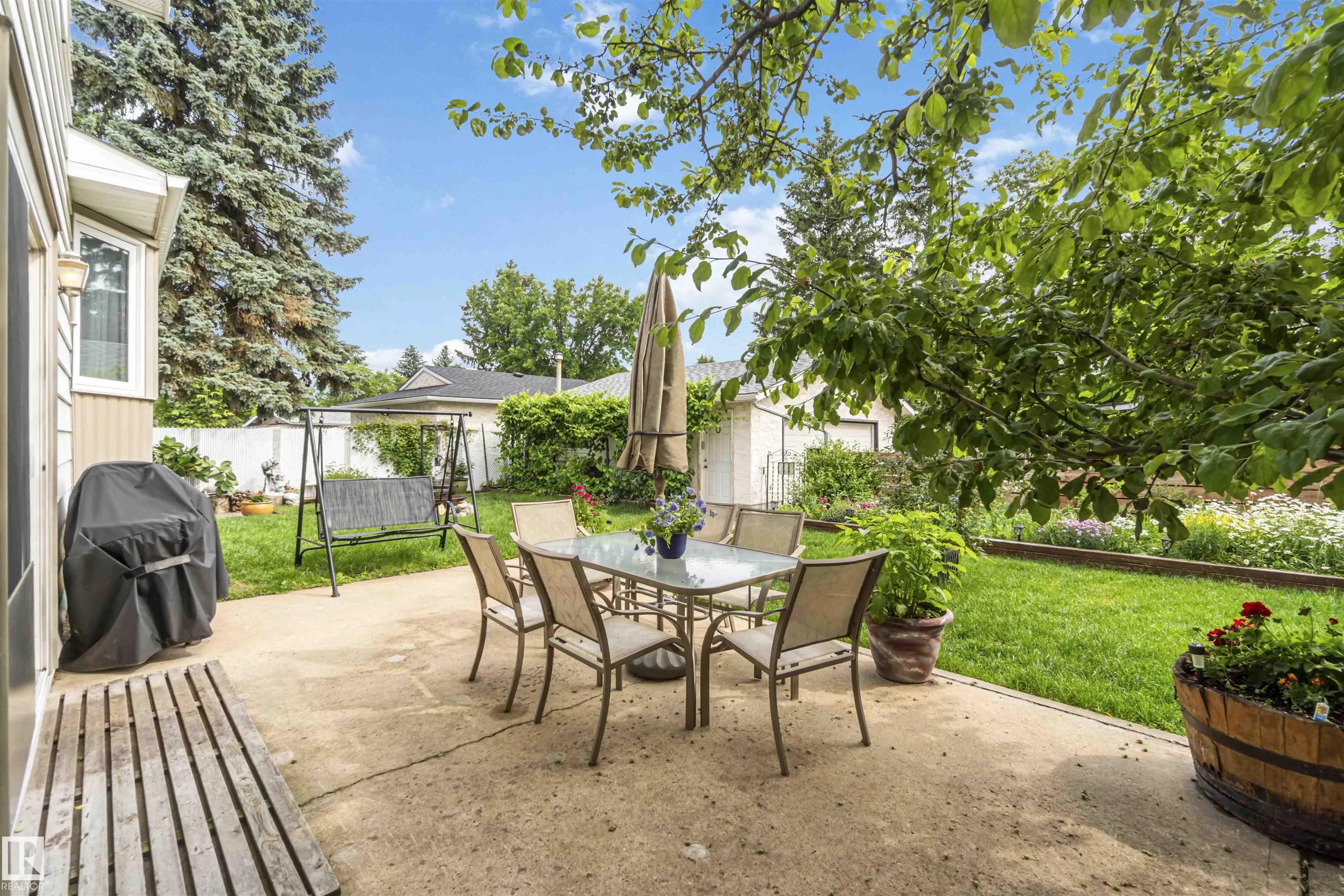 1412 KNOTTWOOD Road