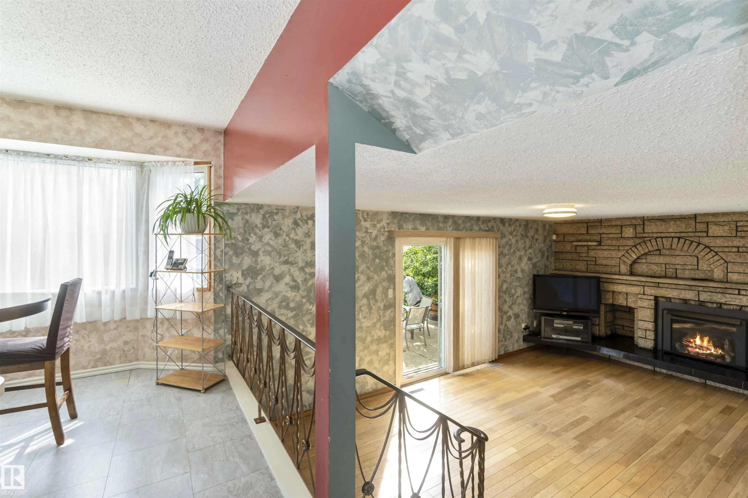 1412 KNOTTWOOD Road