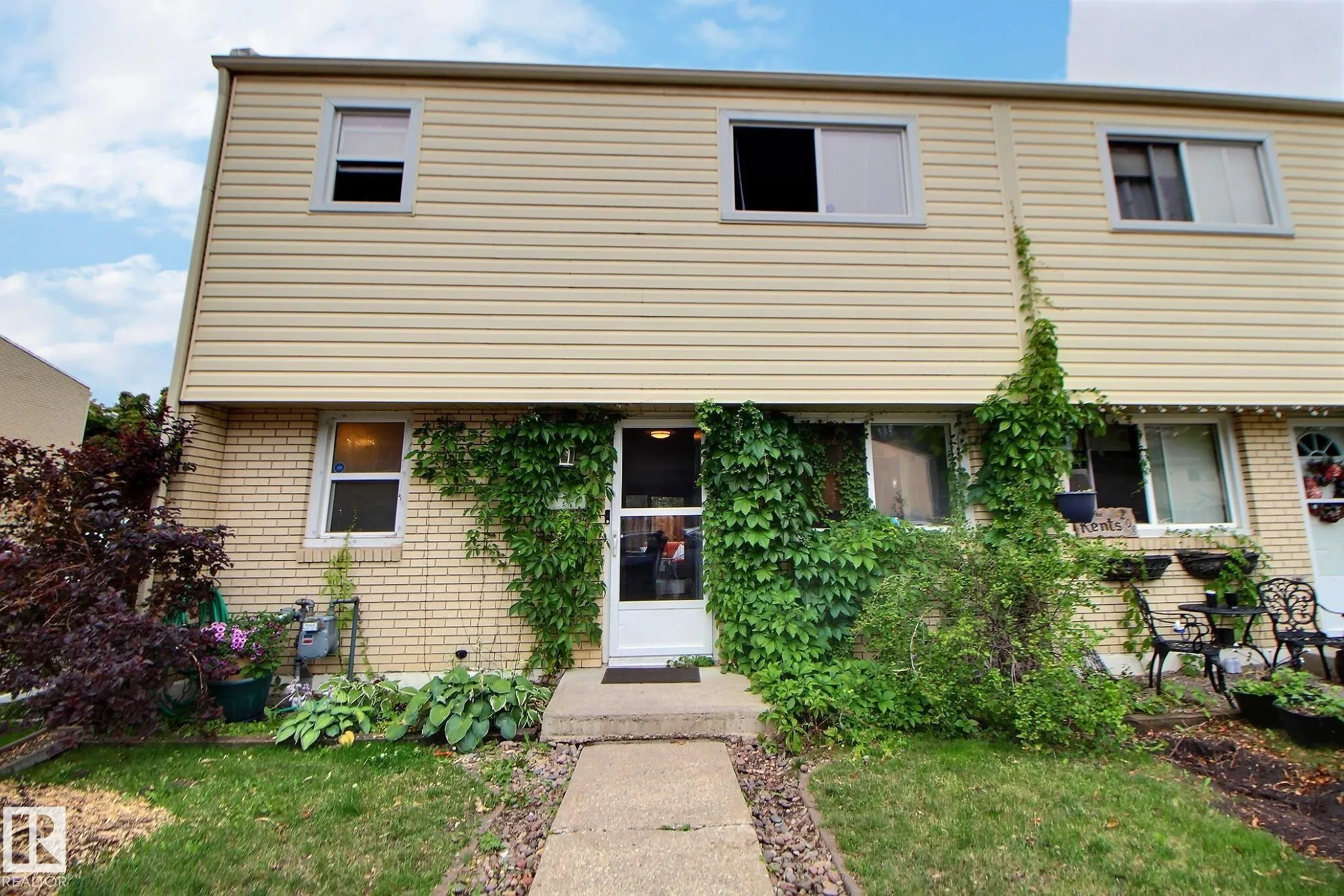 49 ROYAL Road