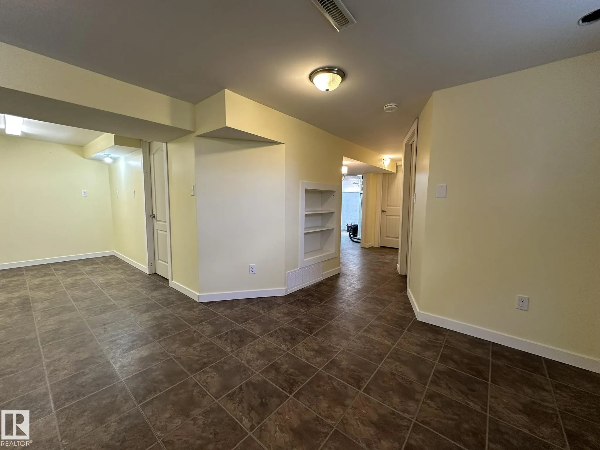 4609 East Railway Drive