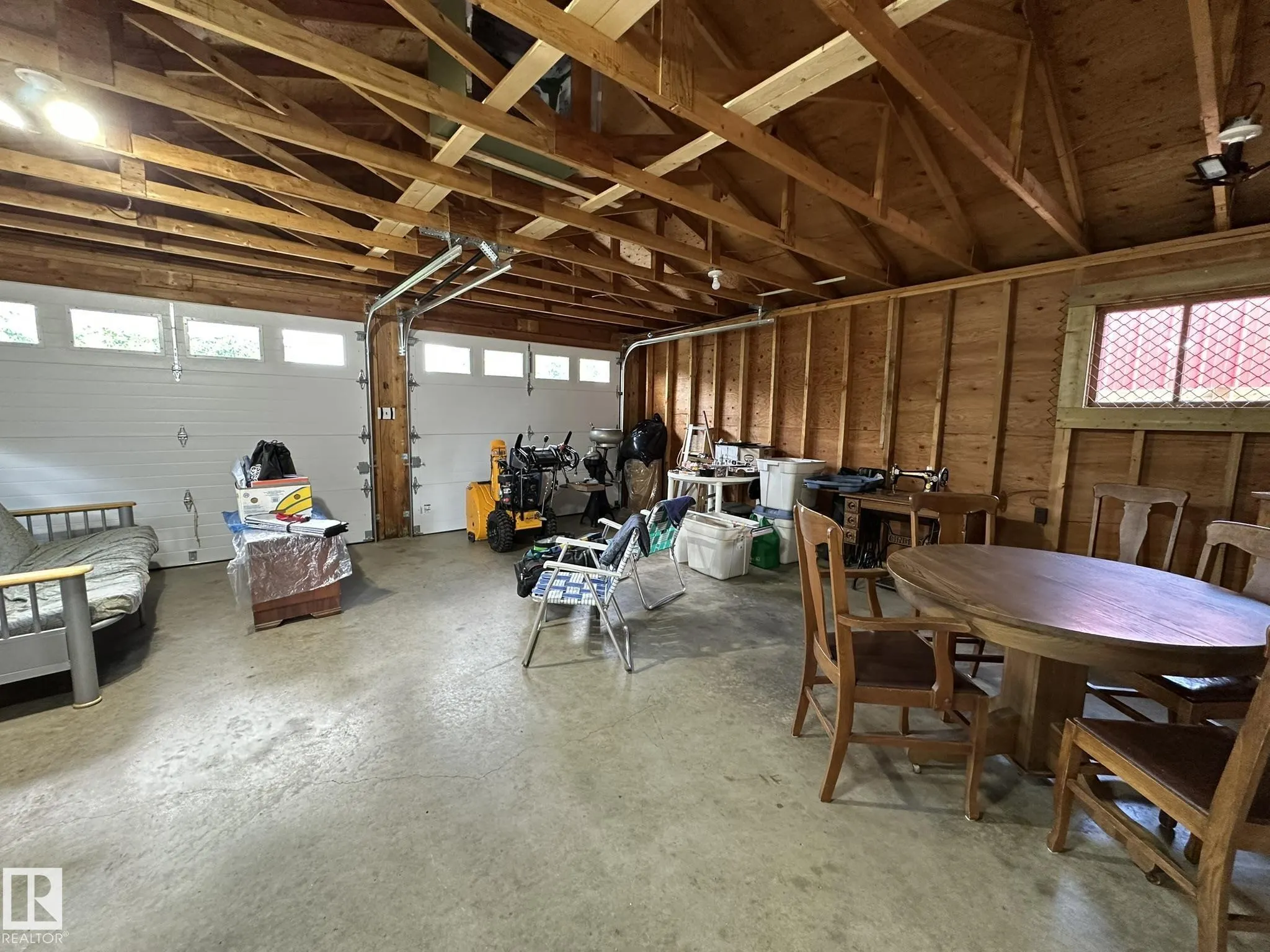 4609 East Railway Drive