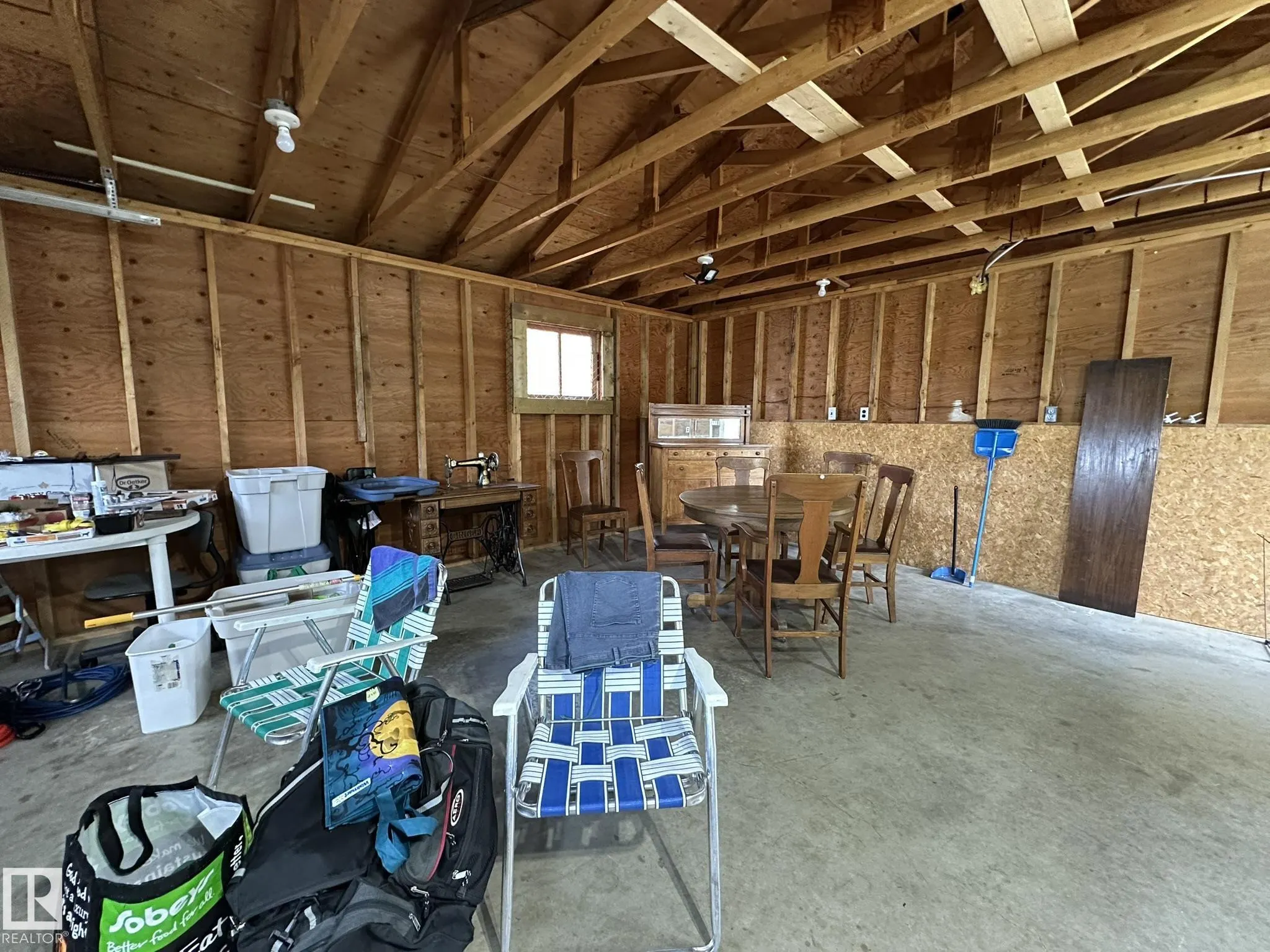 4609 East Railway Drive