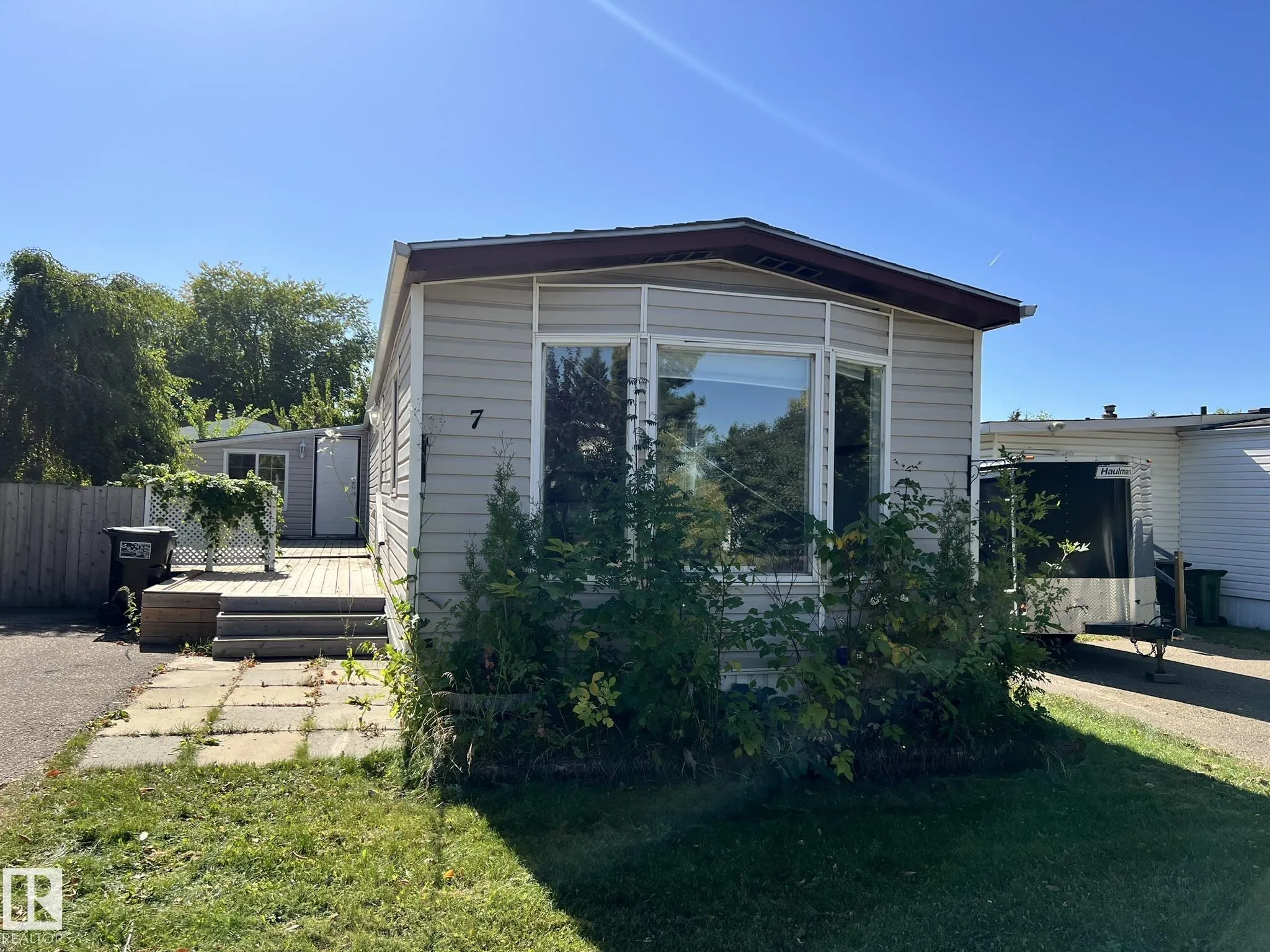 7 Hillcrest Drive