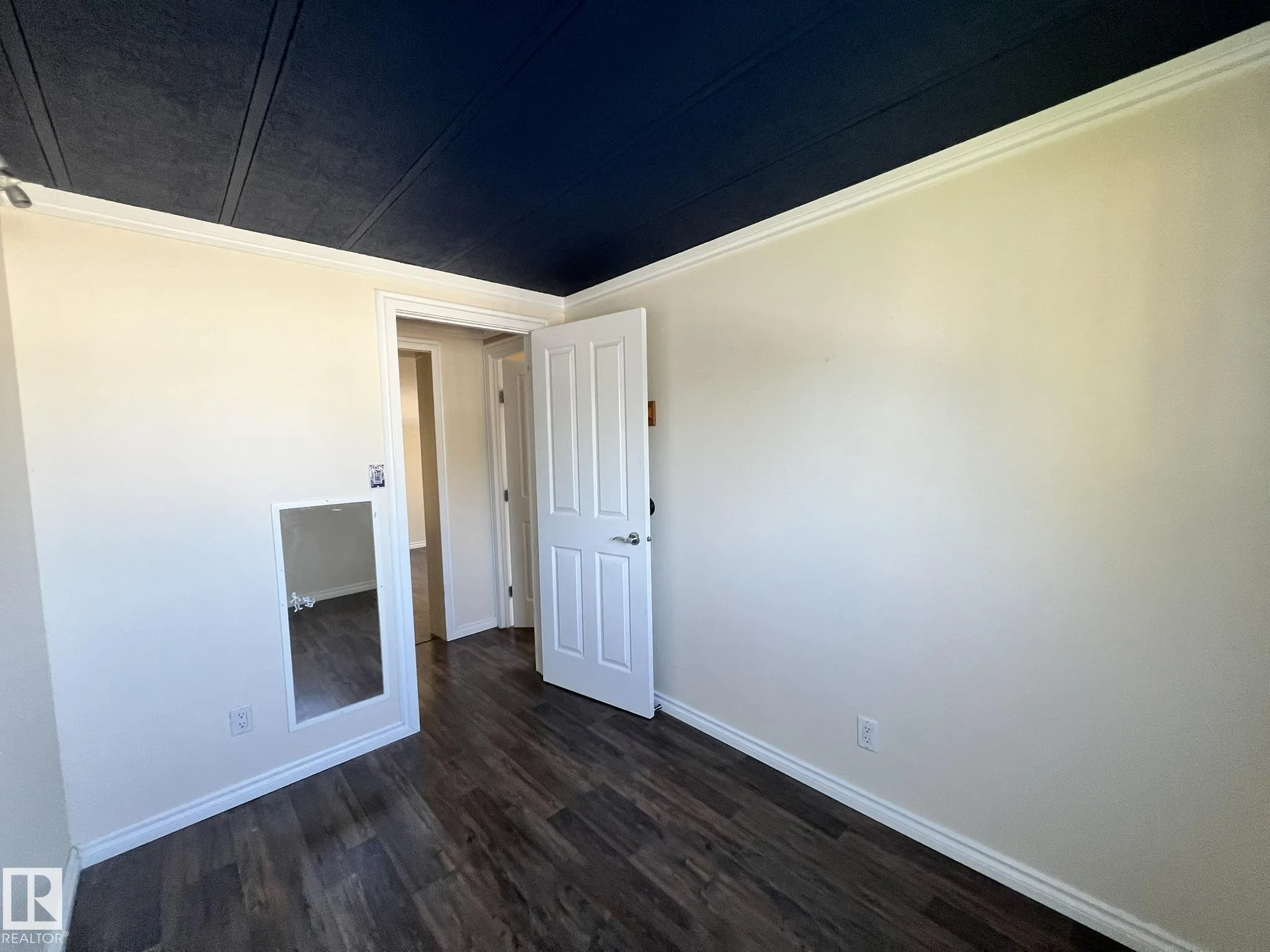 7 Hillcrest Drive