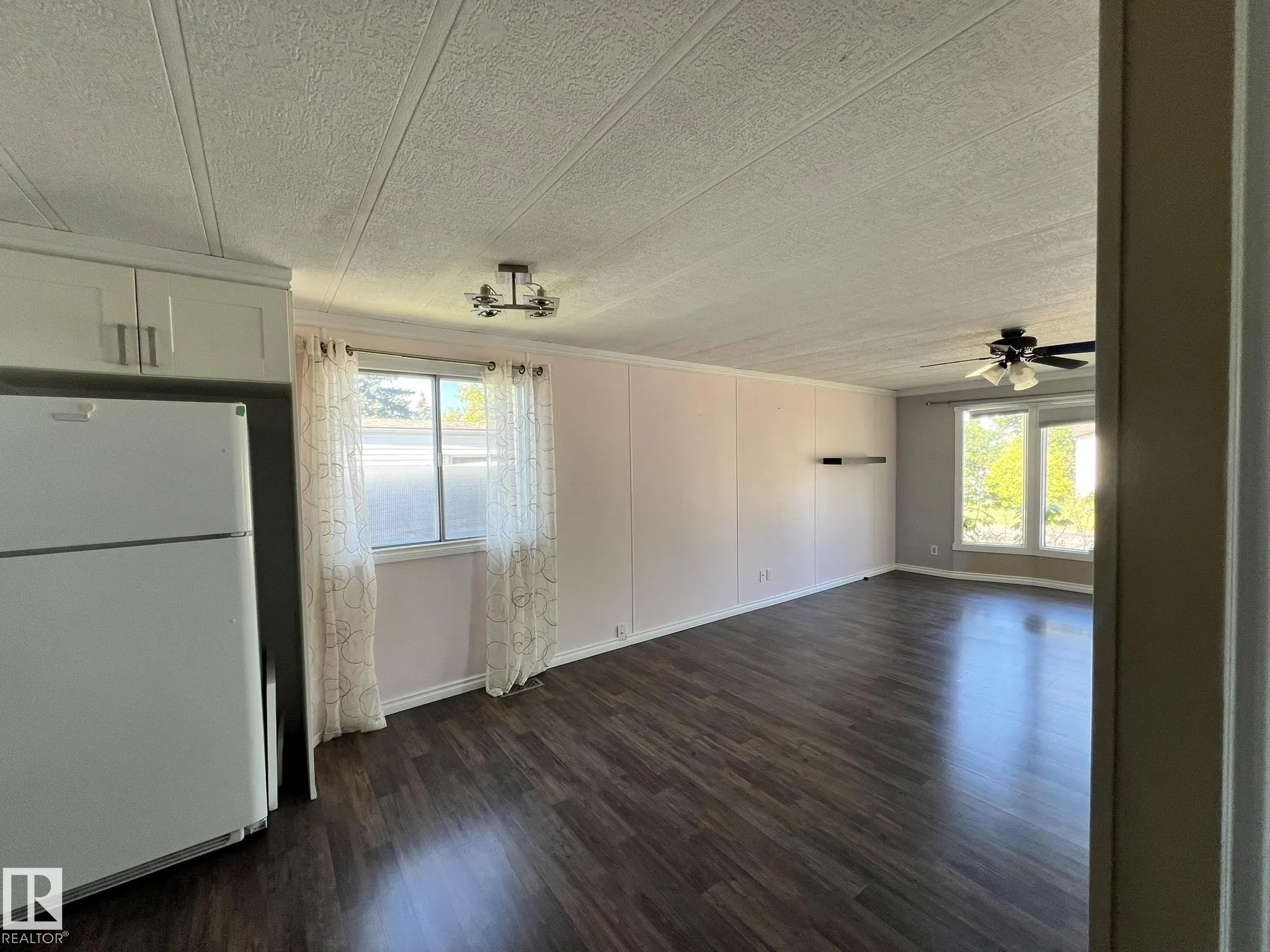 7 Hillcrest Drive