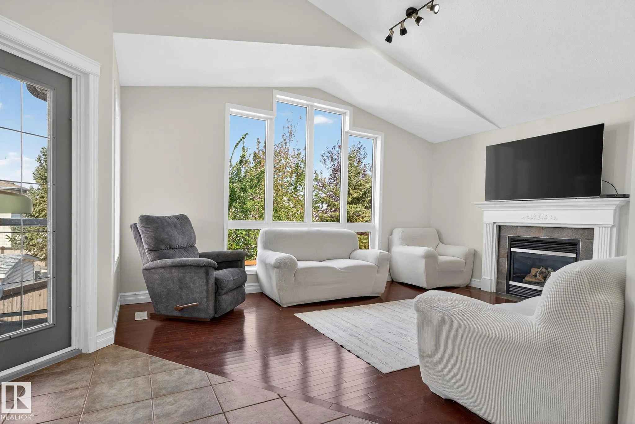 13 ORCHID Crescent