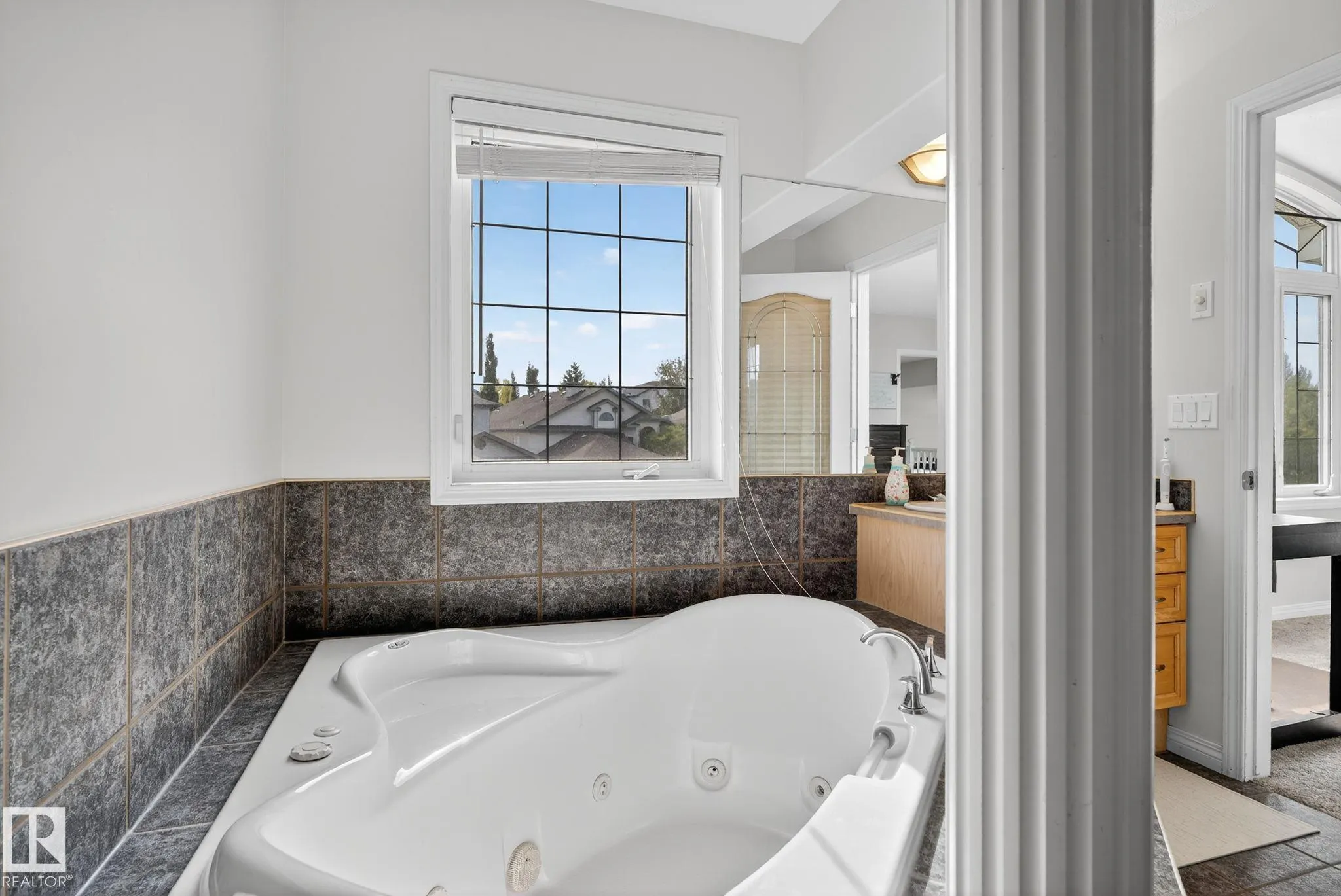 13 ORCHID Crescent