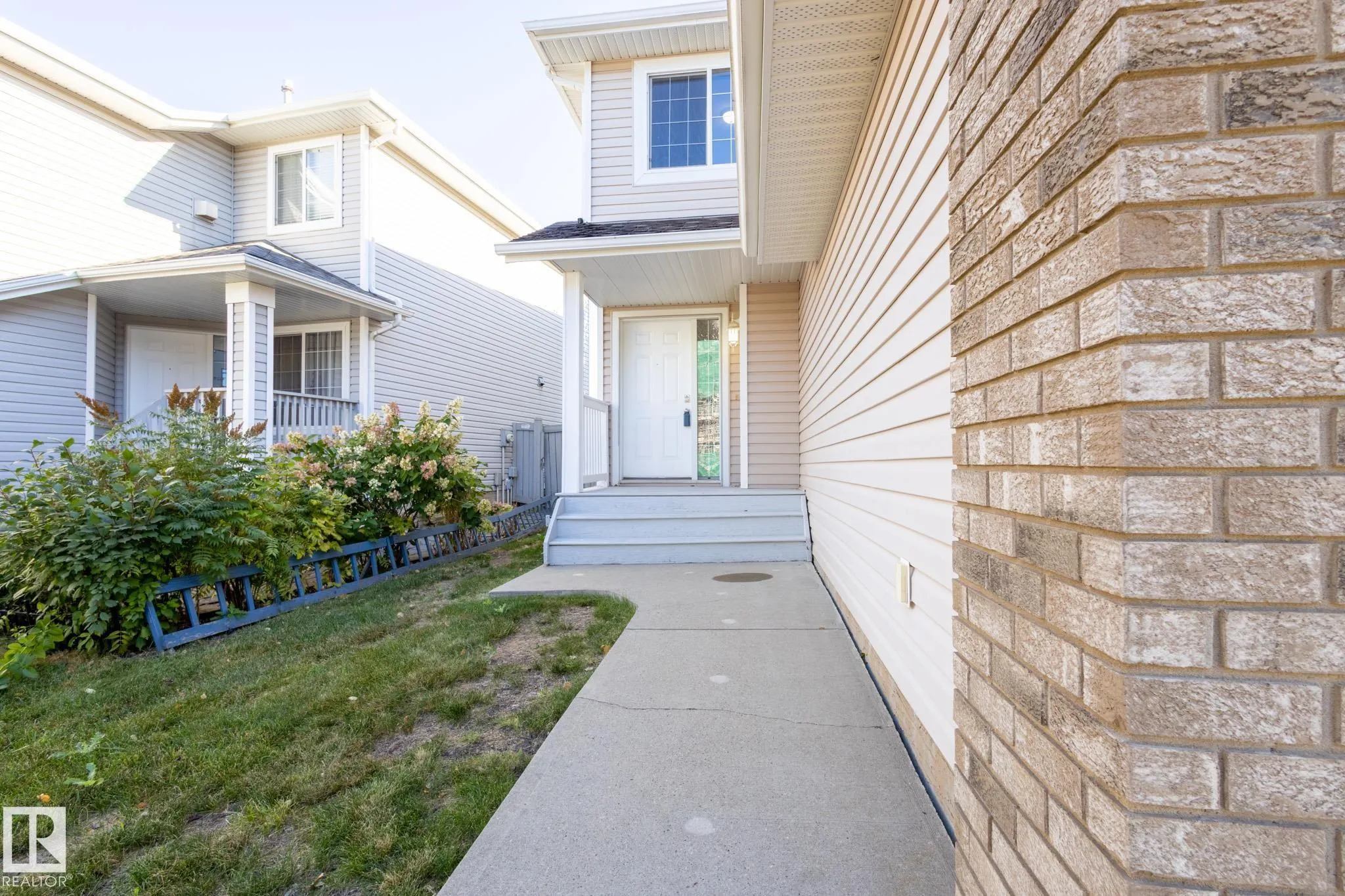 638 LEGER Way
