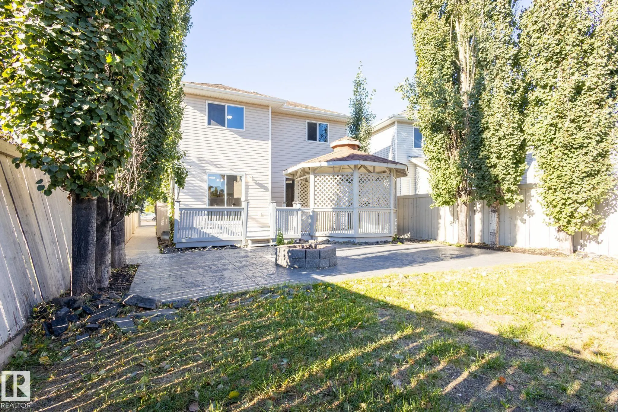 638 LEGER Way