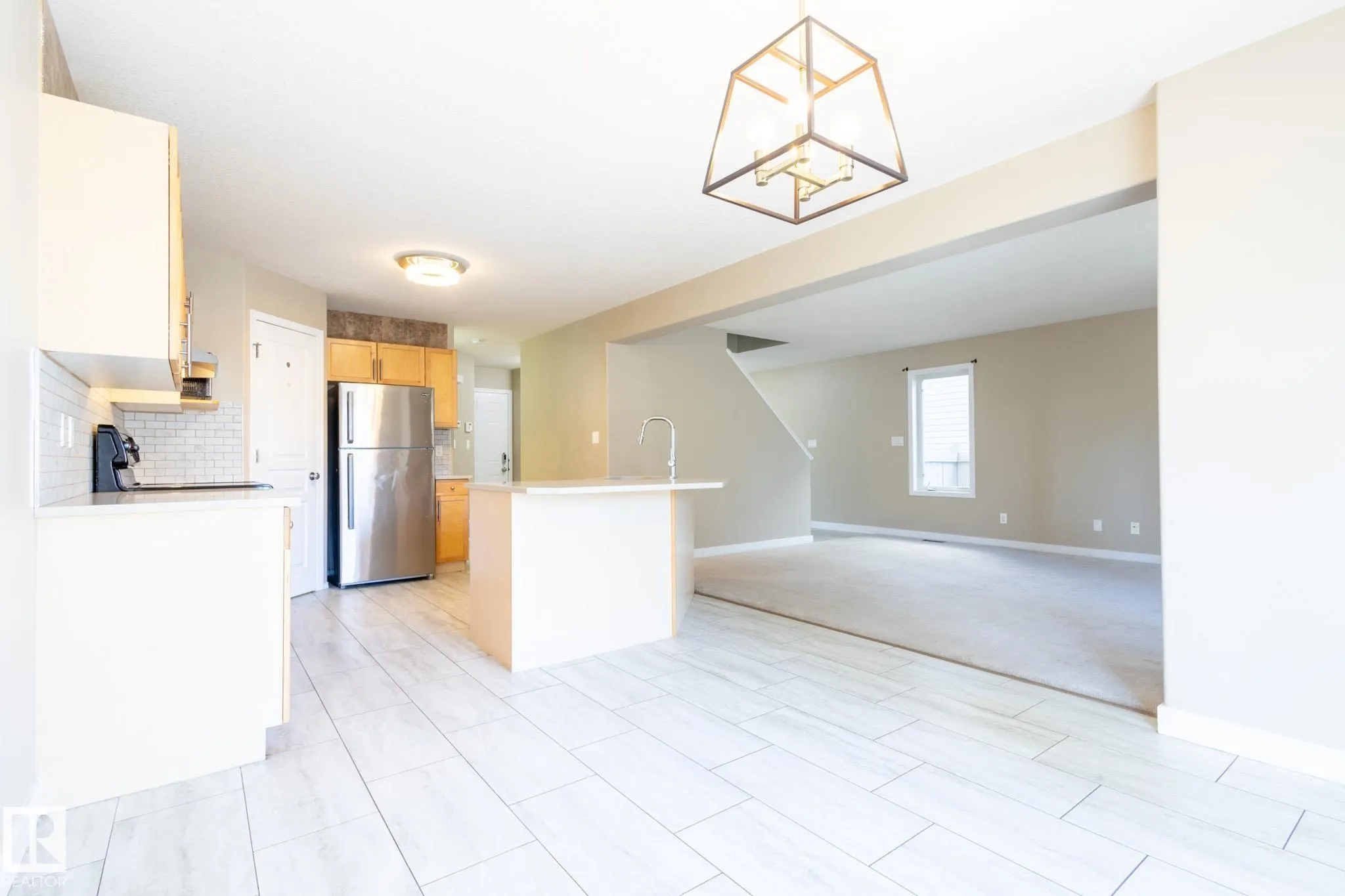 638 LEGER Way