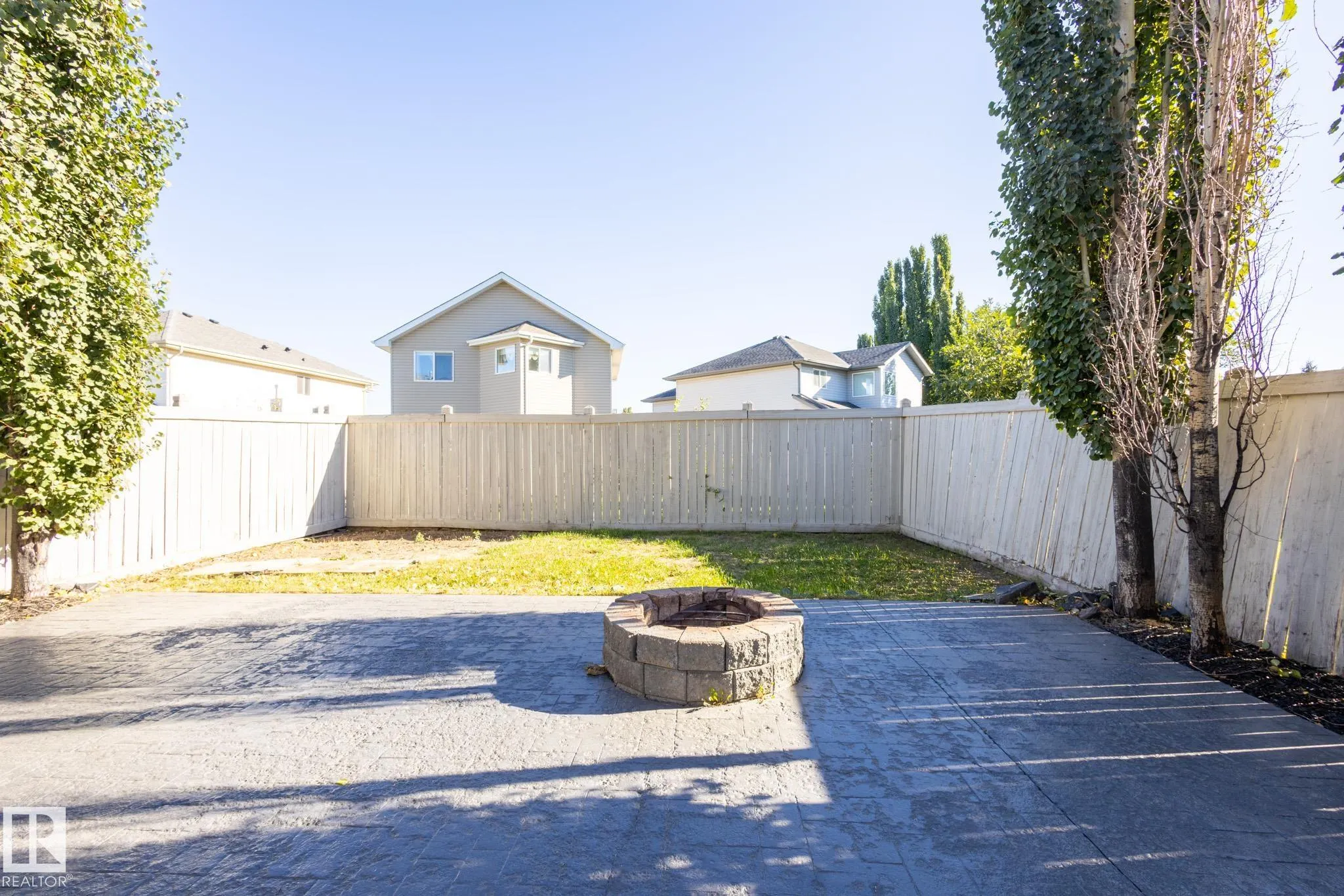 638 LEGER Way