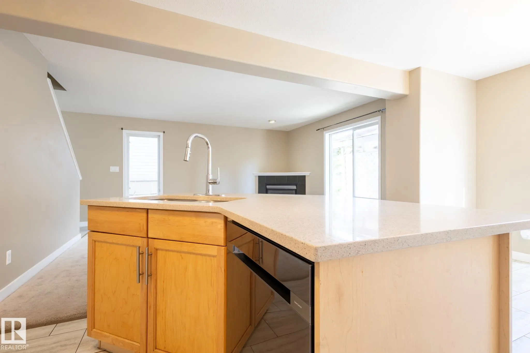 638 LEGER Way