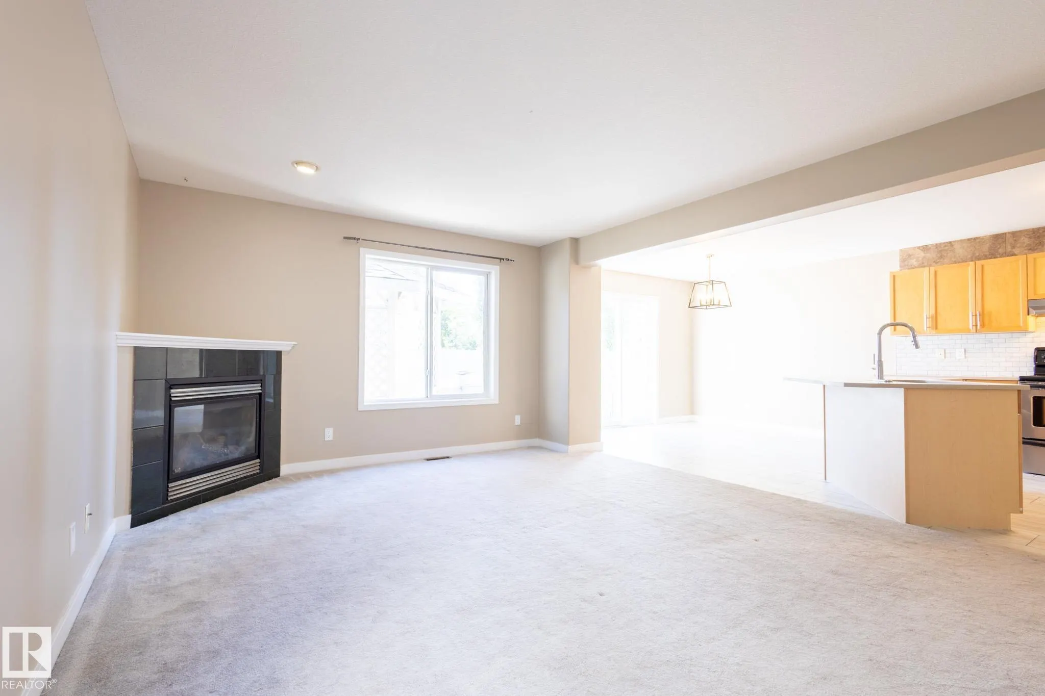 638 LEGER Way