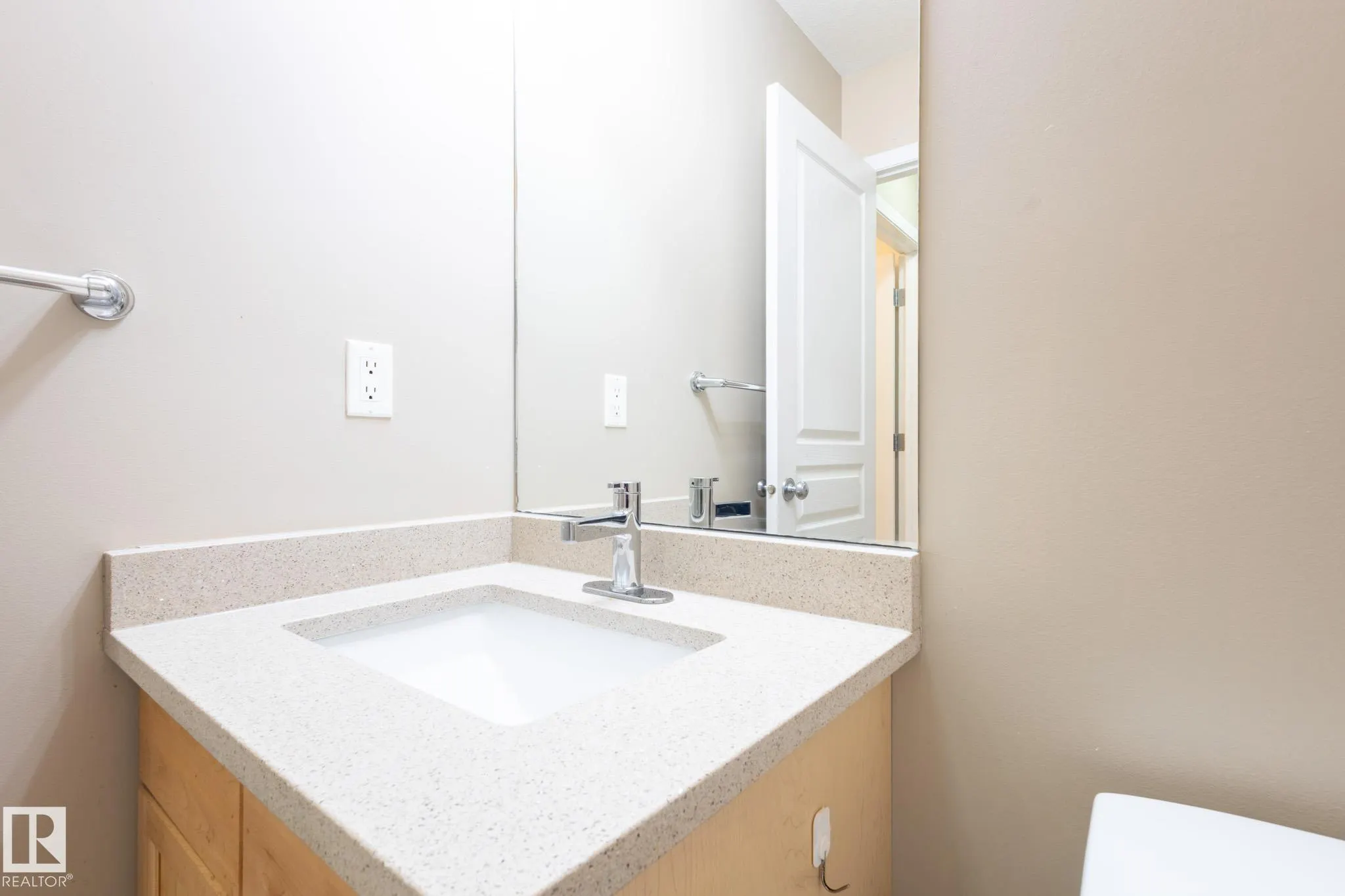 638 LEGER Way