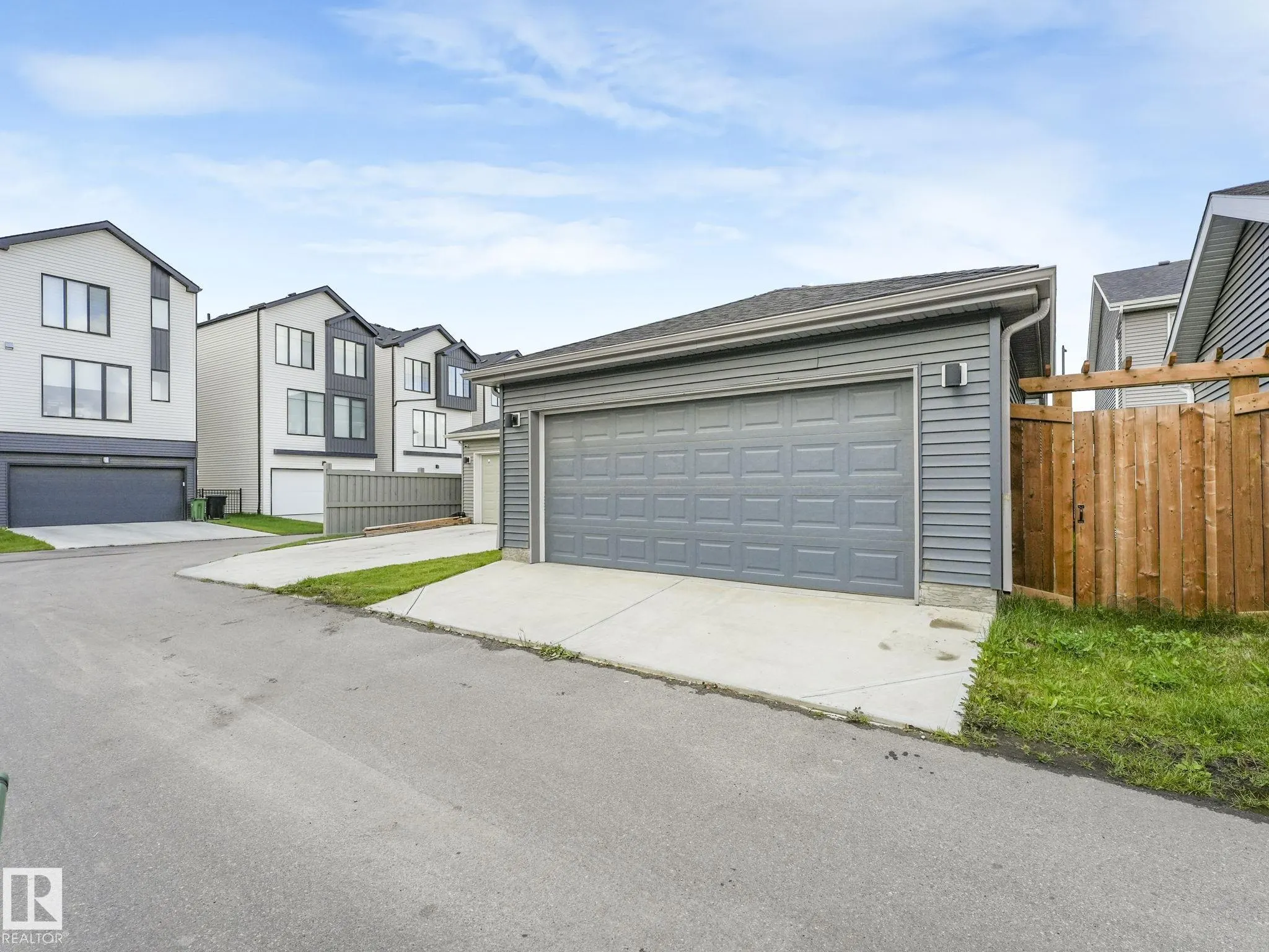 22671 81 Ave