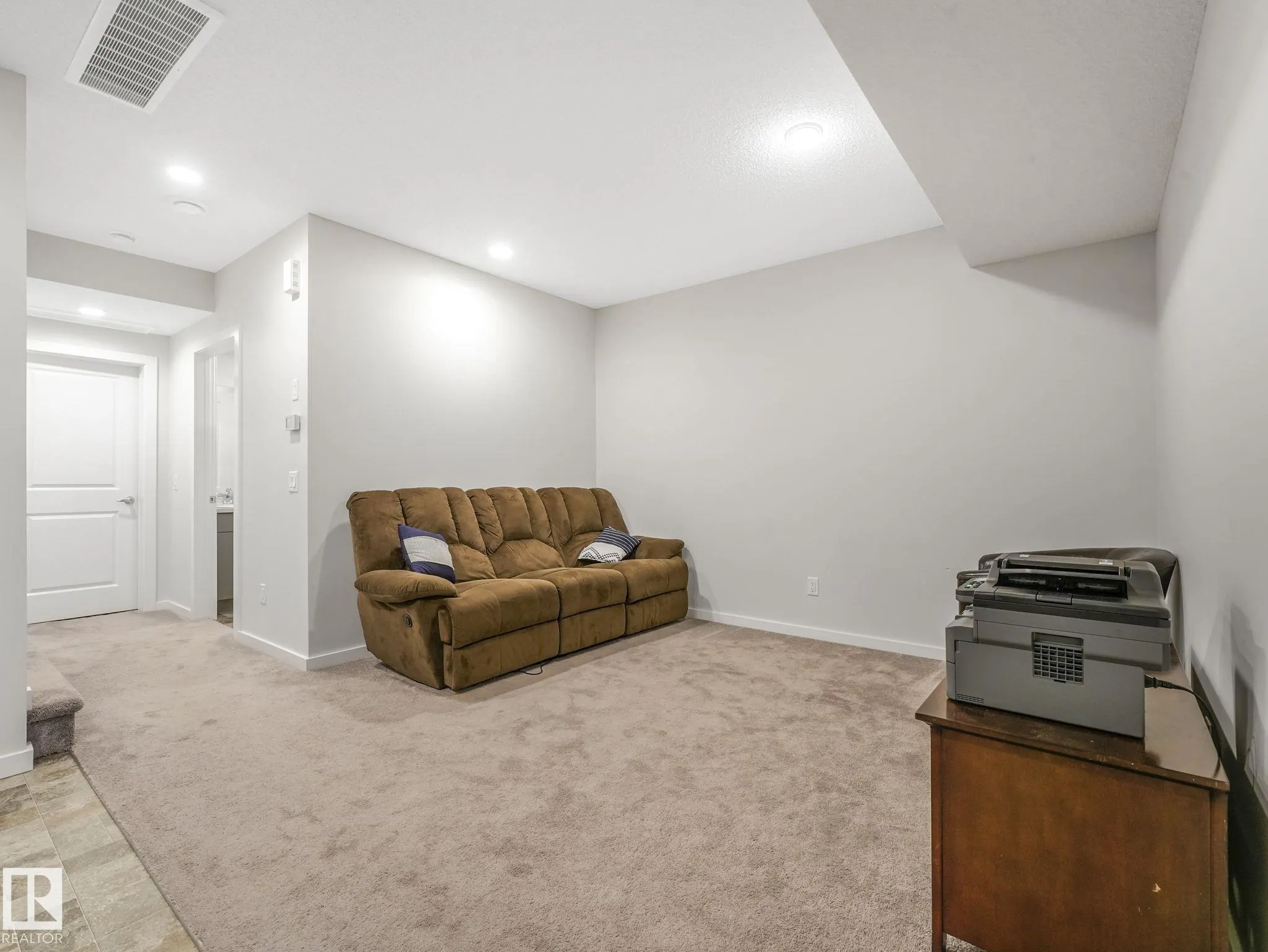 22671 81 Ave