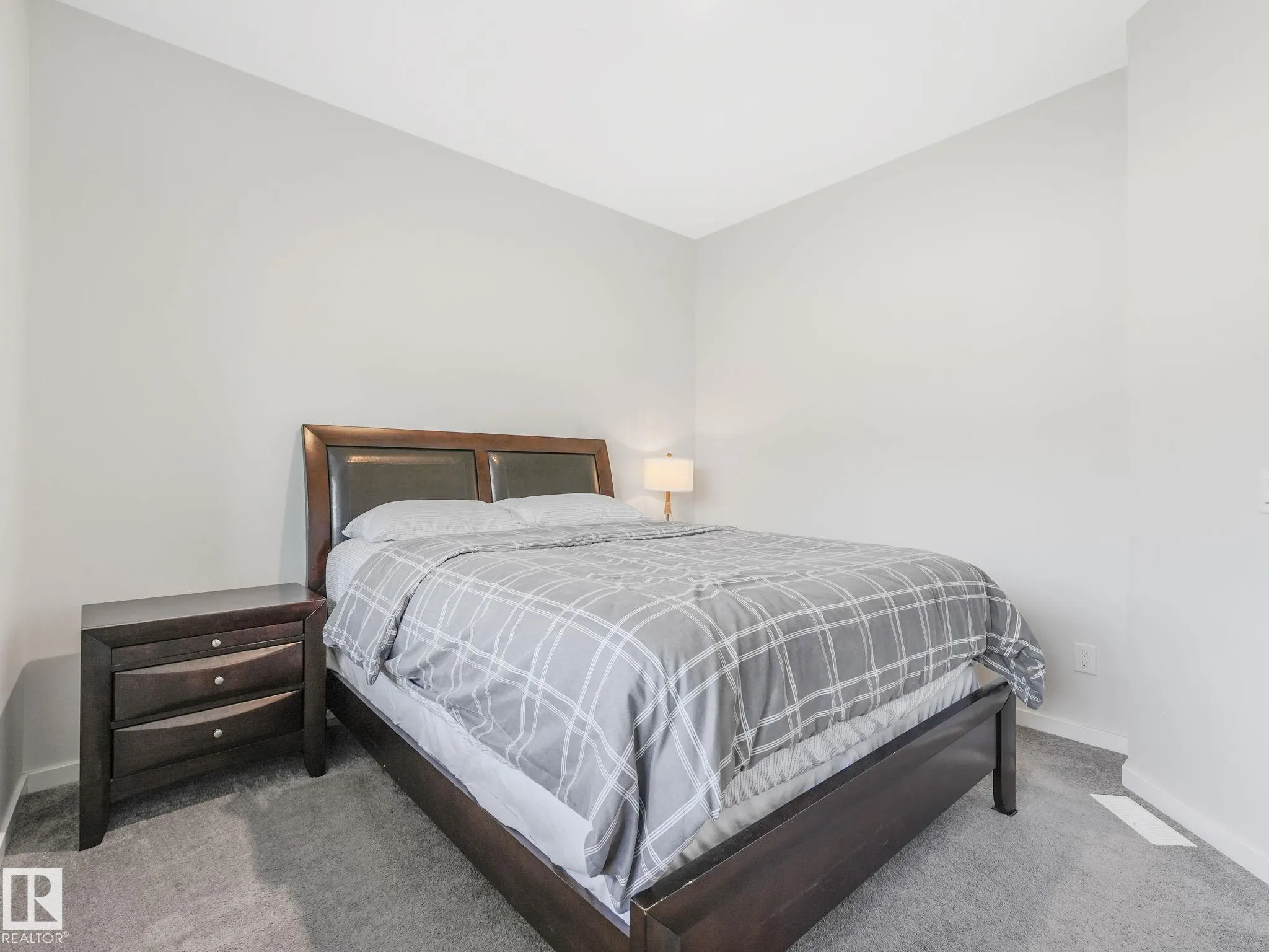 22671 81 Ave