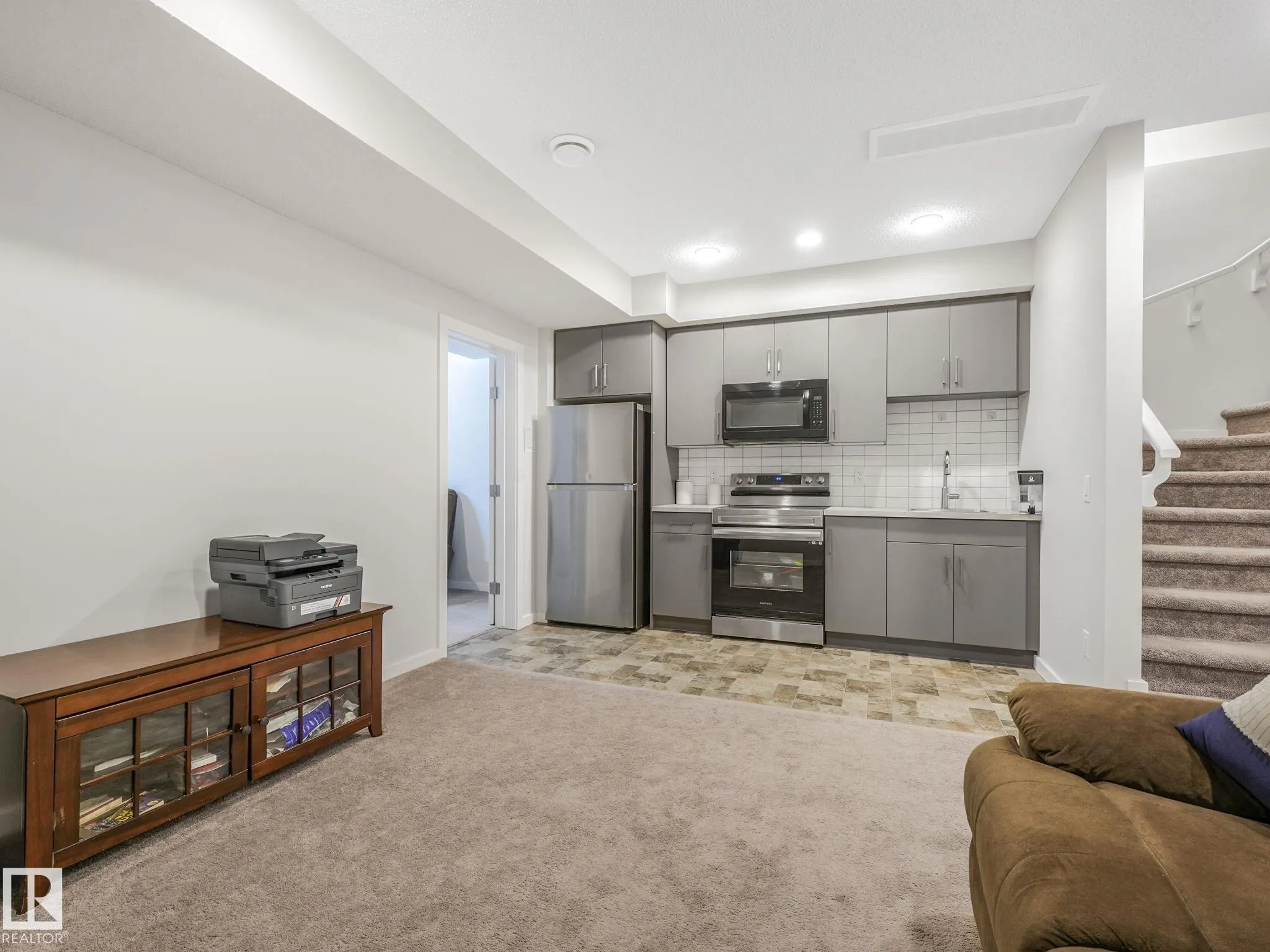 22671 81 Ave