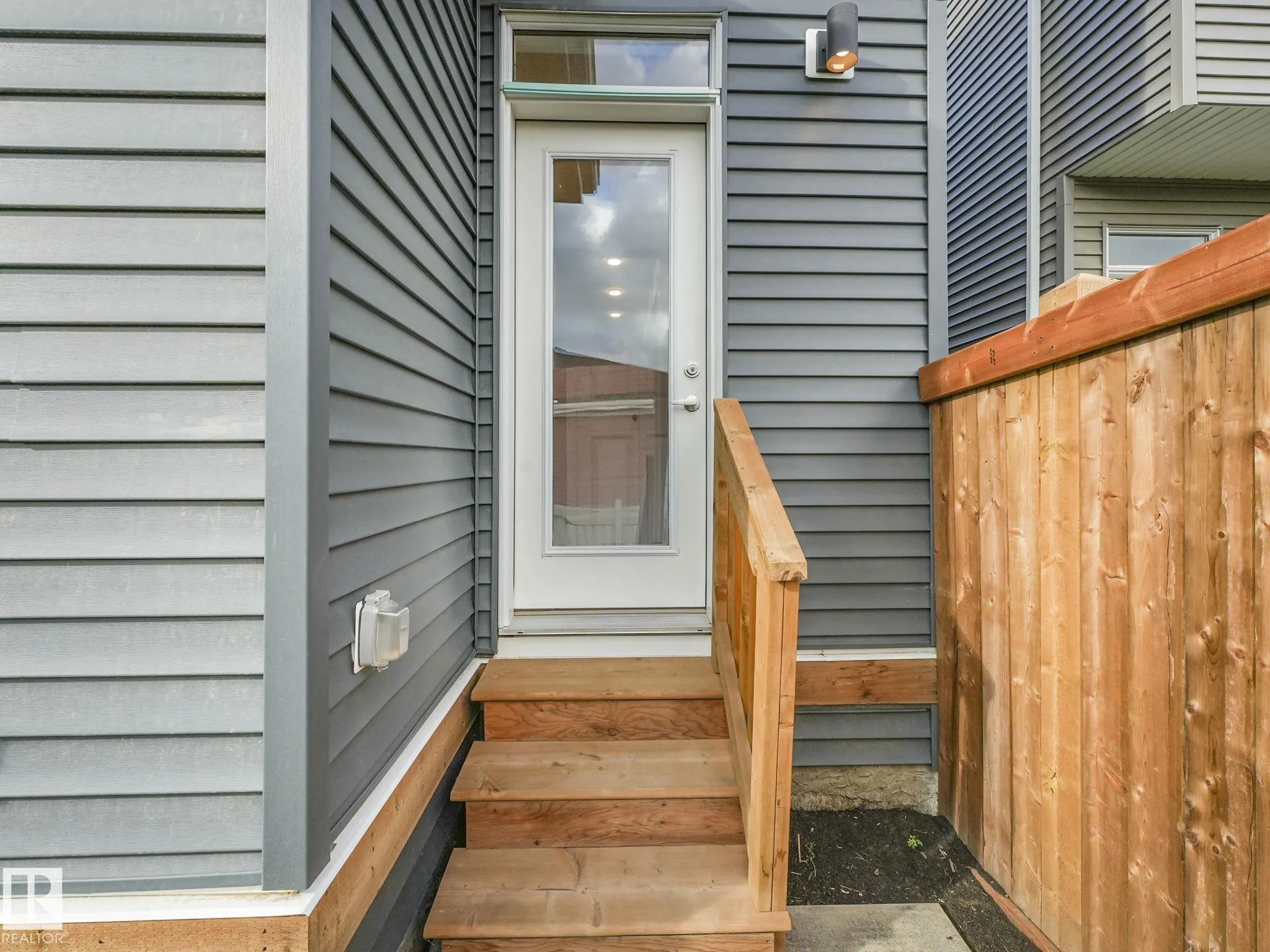 22671 81 Ave
