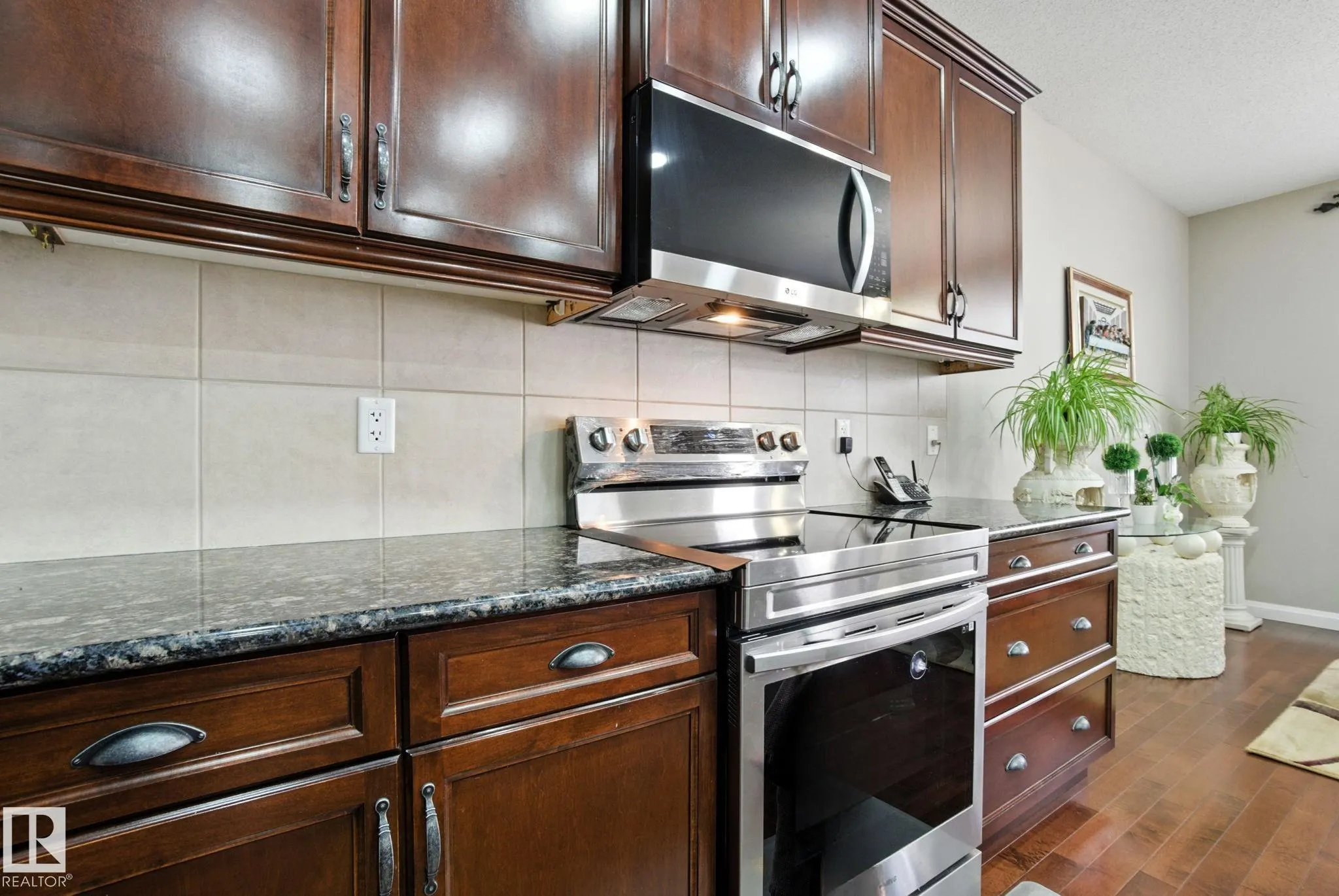 478 AINSLIE Crescent