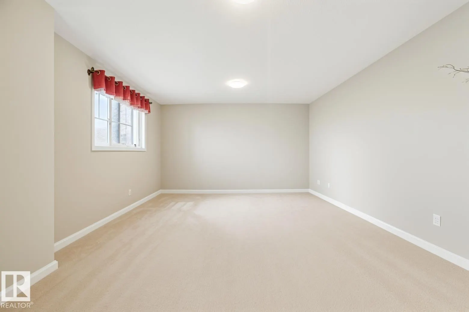 478 AINSLIE Crescent
