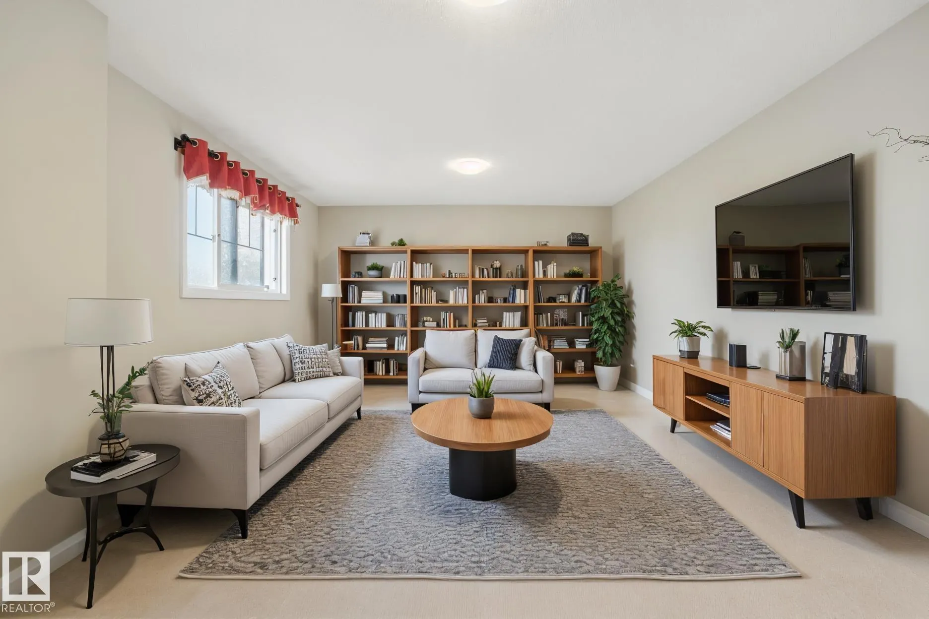 478 AINSLIE Crescent