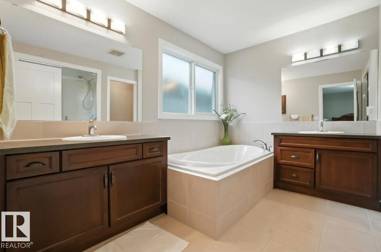 478 AINSLIE Crescent