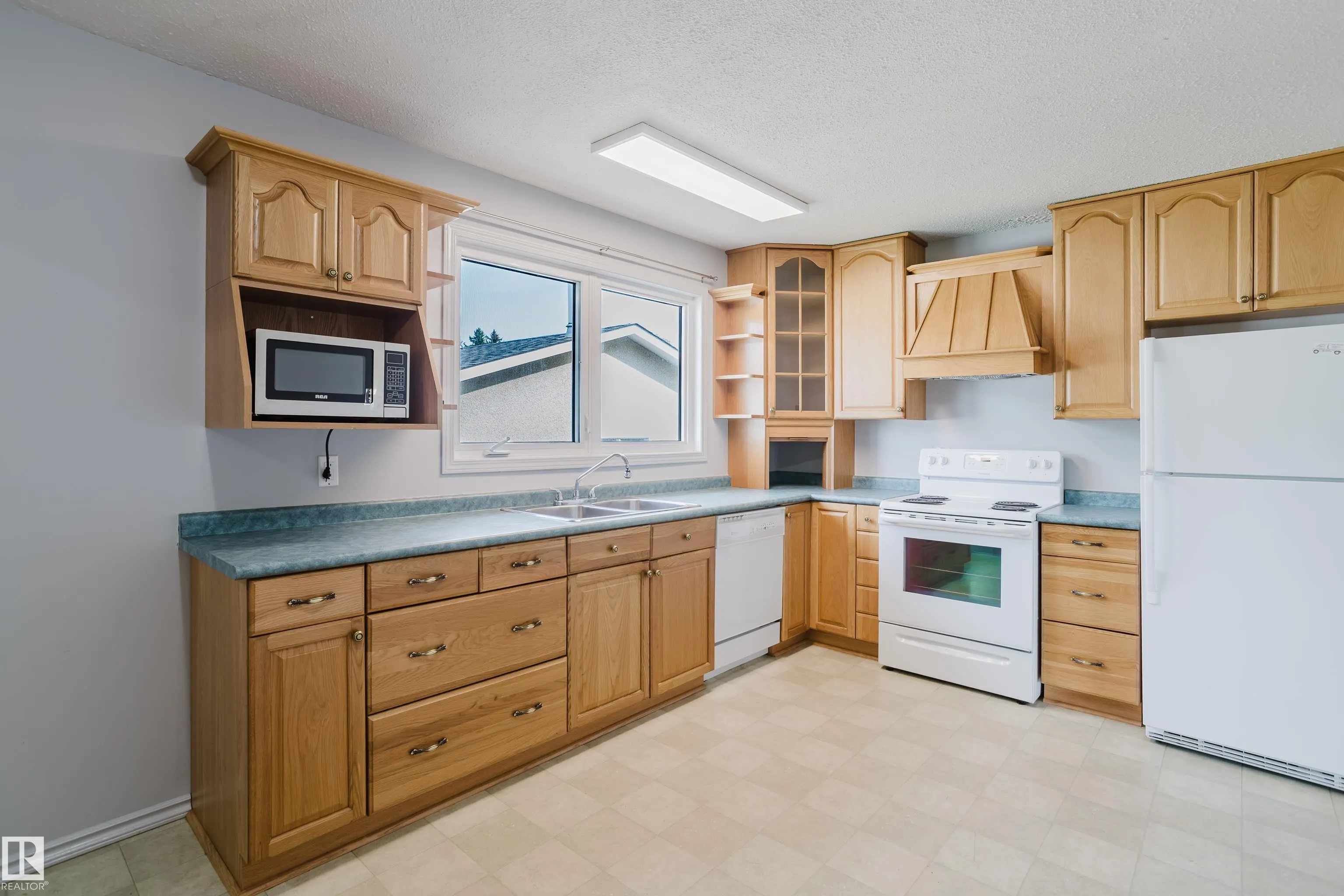 175 BROOKWOOD Drive