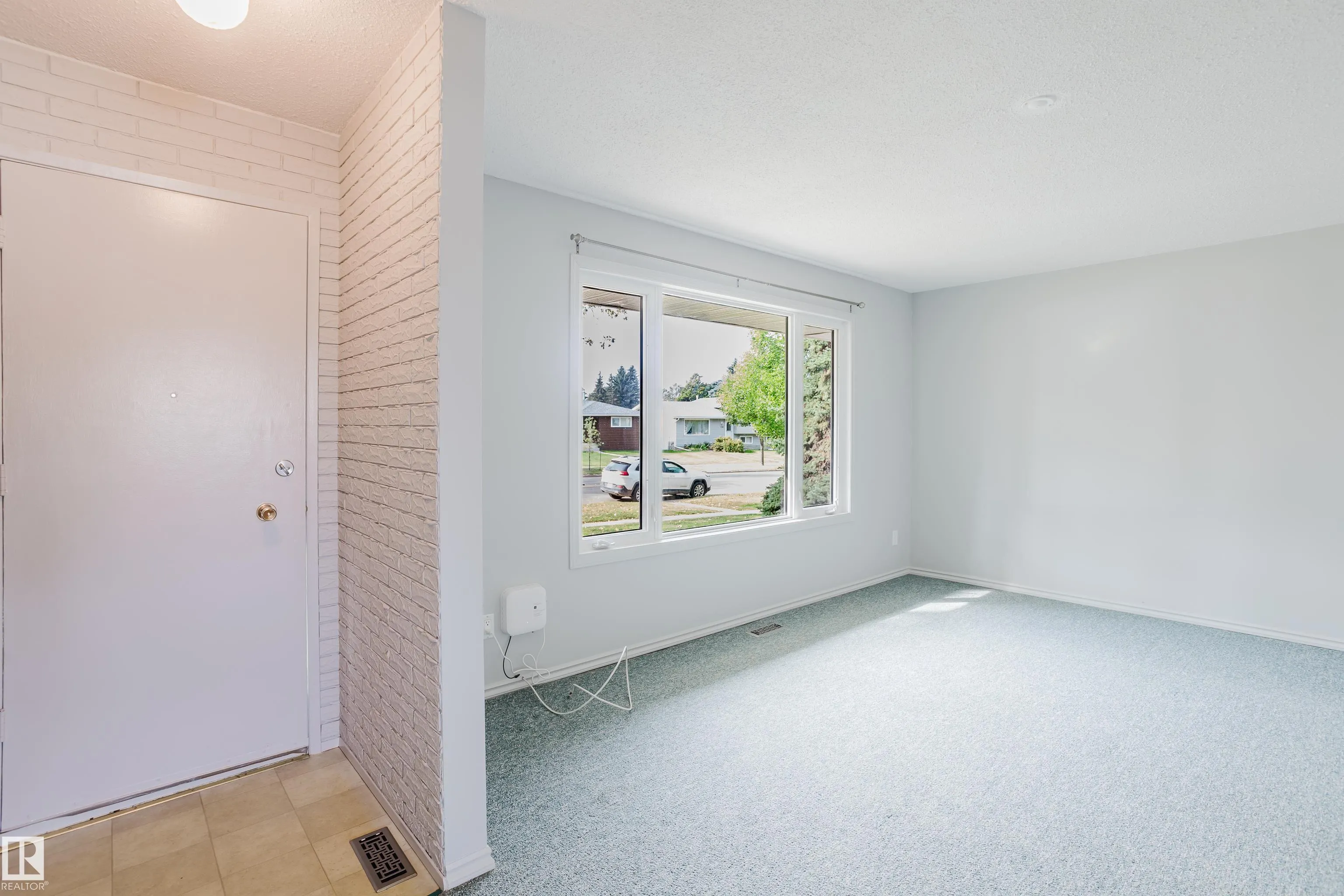 175 BROOKWOOD Drive