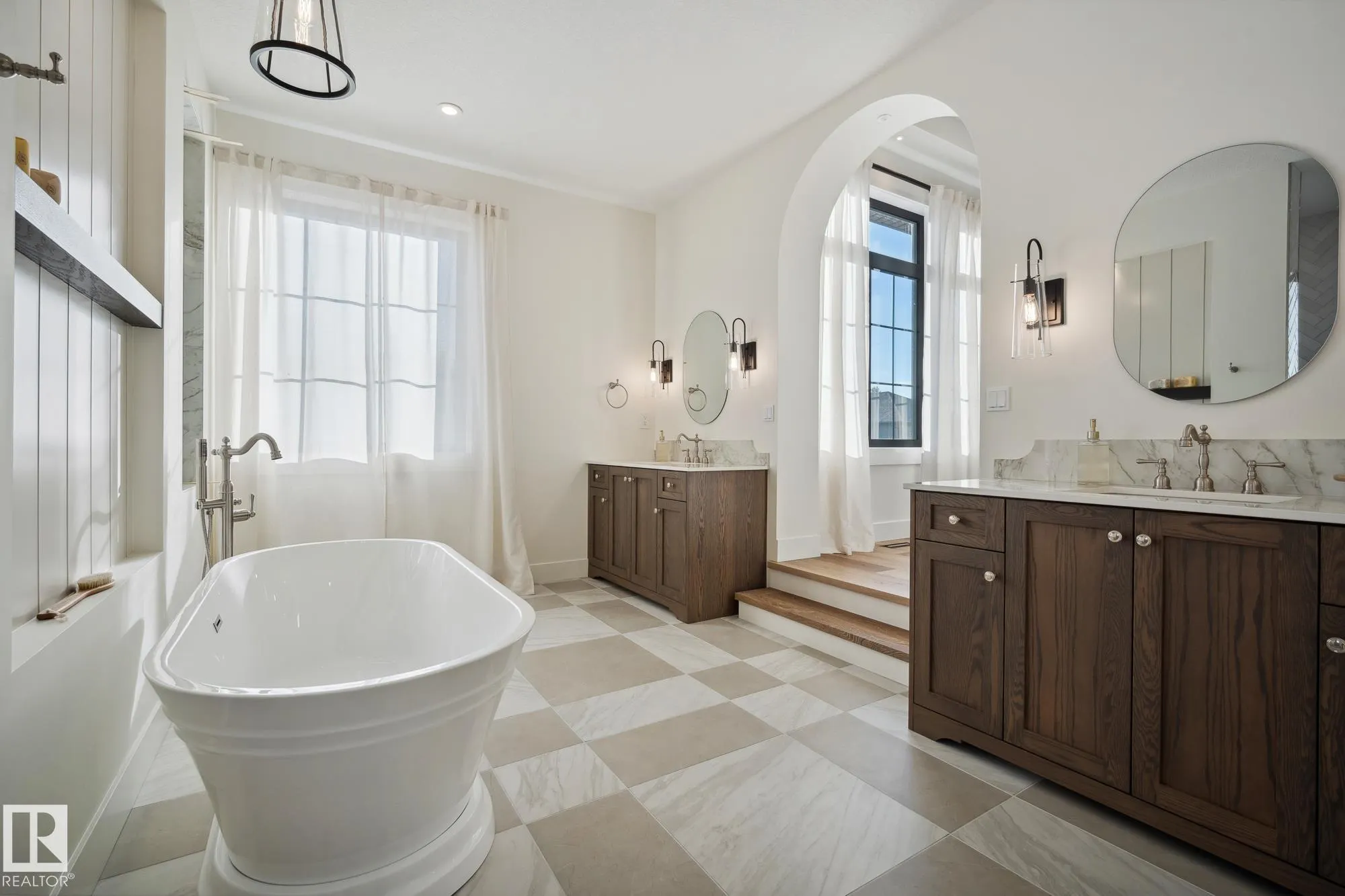 12 Newbury Ci