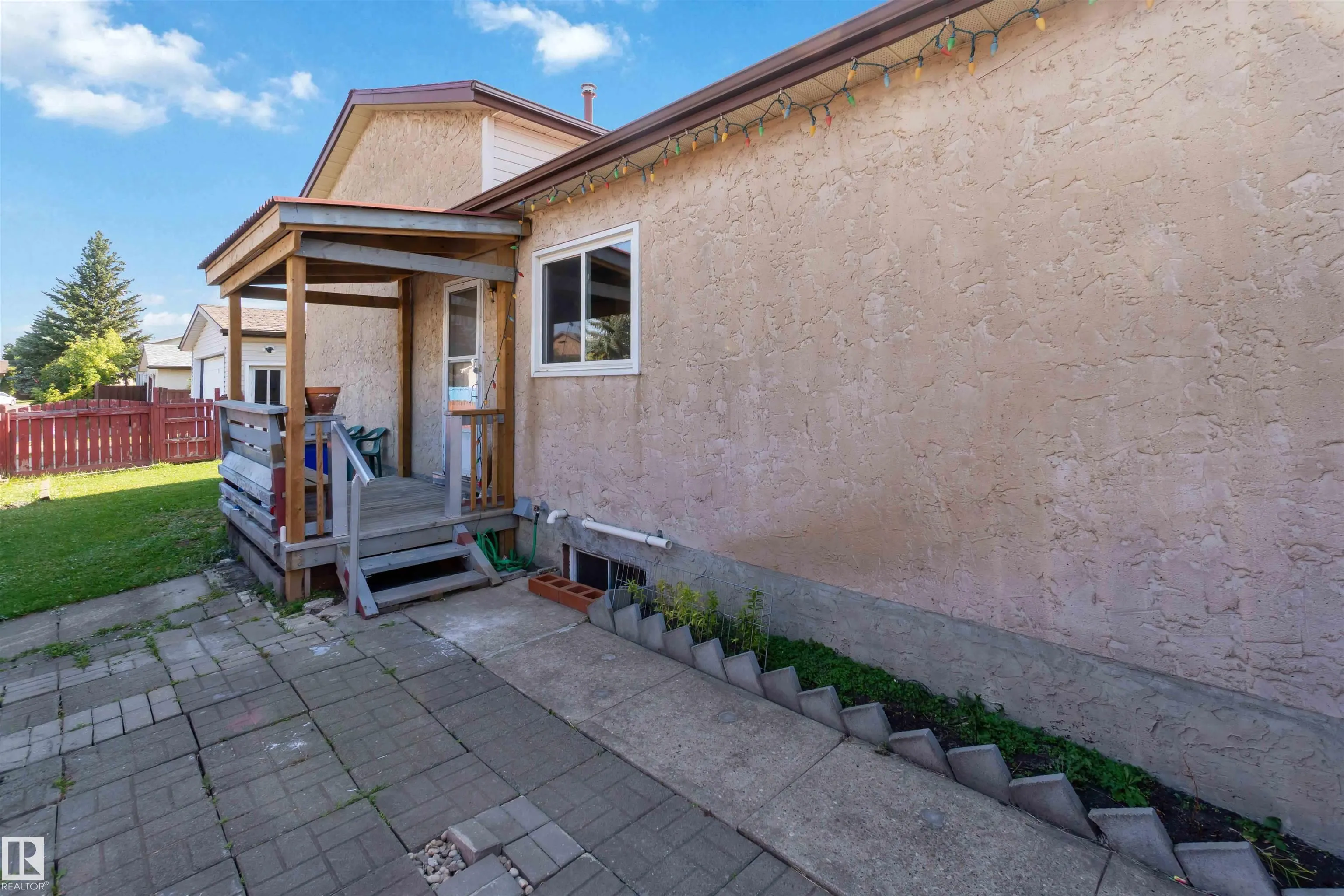 7227 184 Street