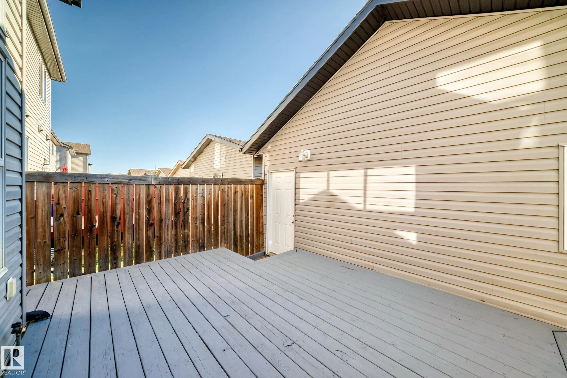 3116 ARTHURS Crescent