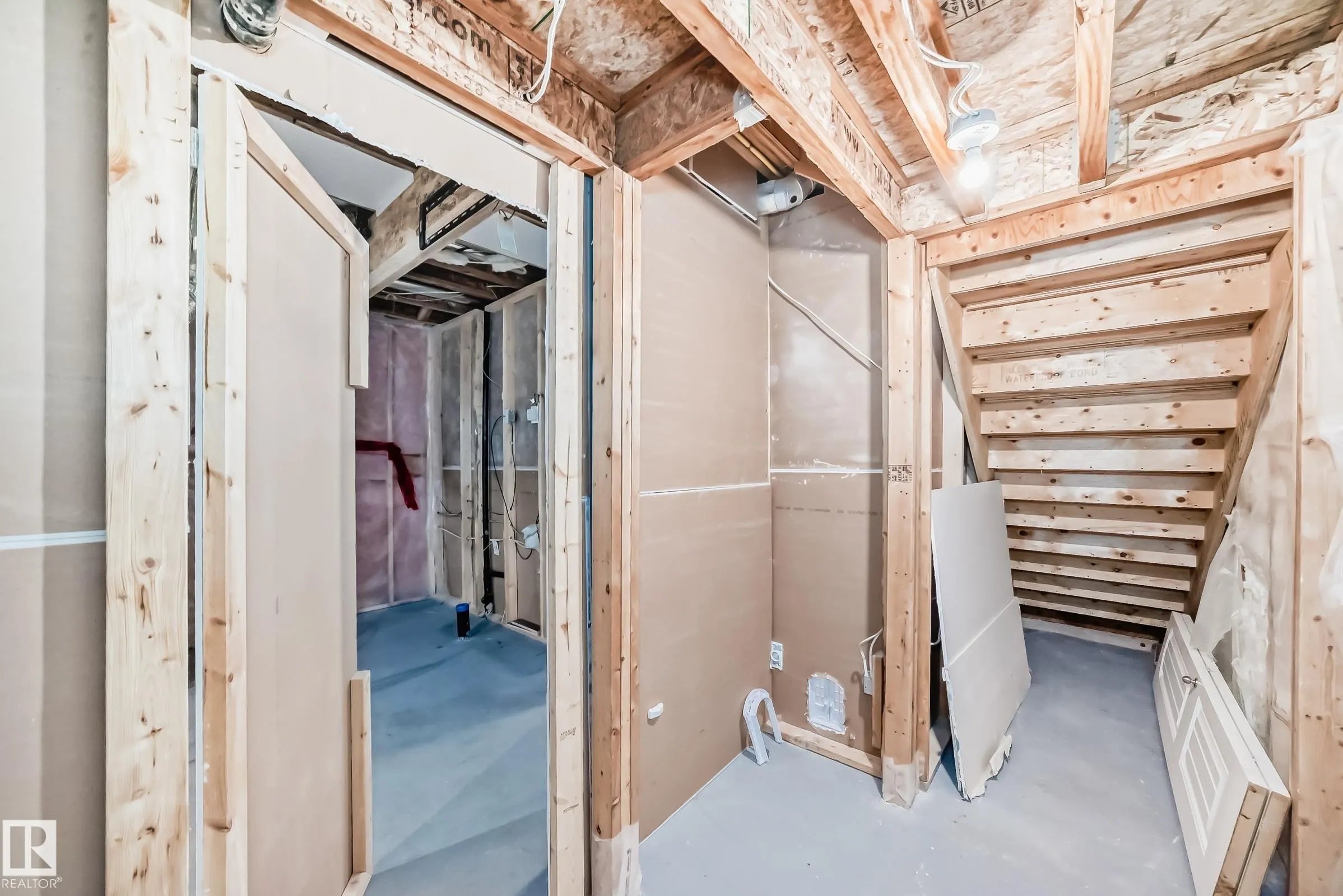3116 ARTHURS Crescent