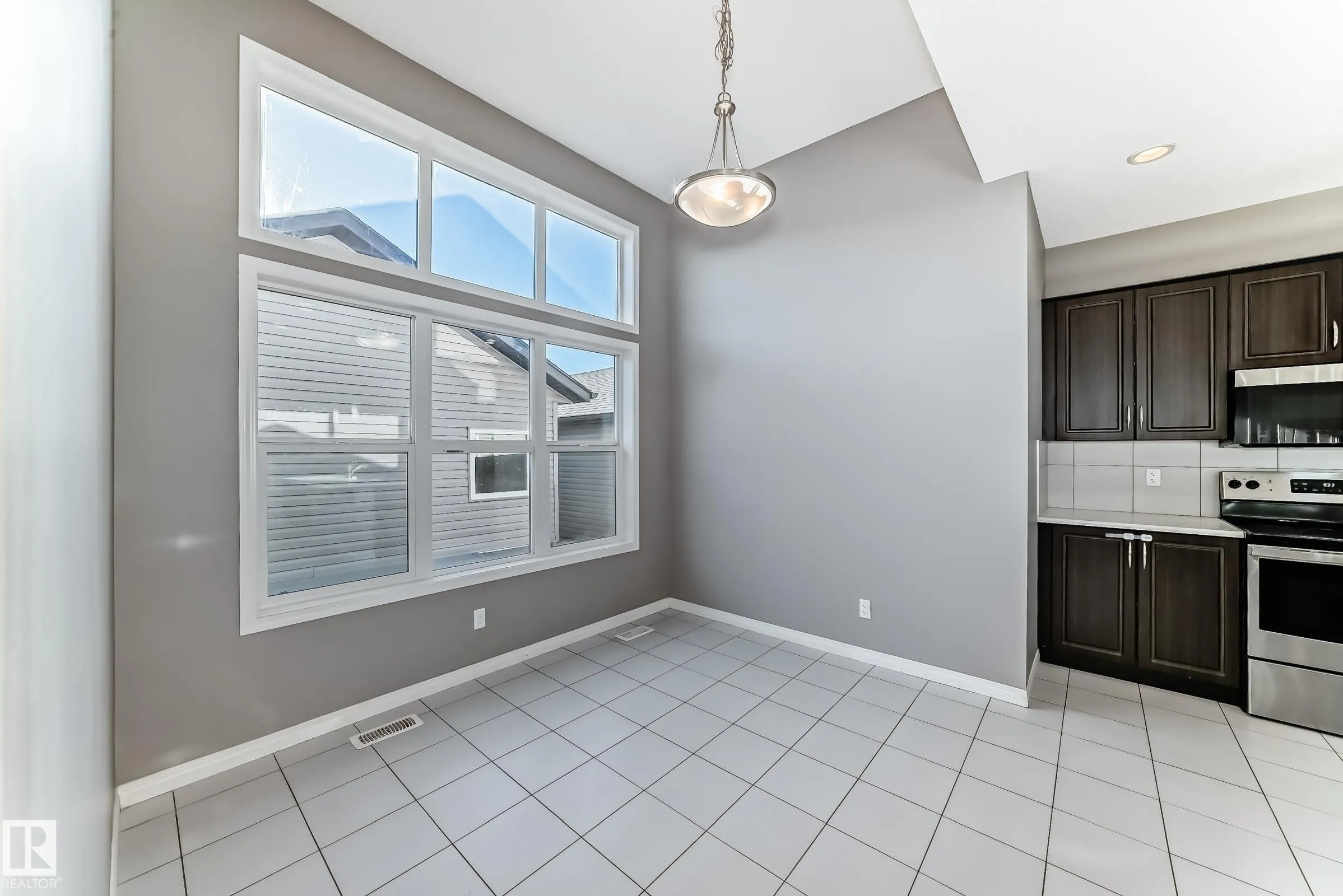 3116 ARTHURS Crescent